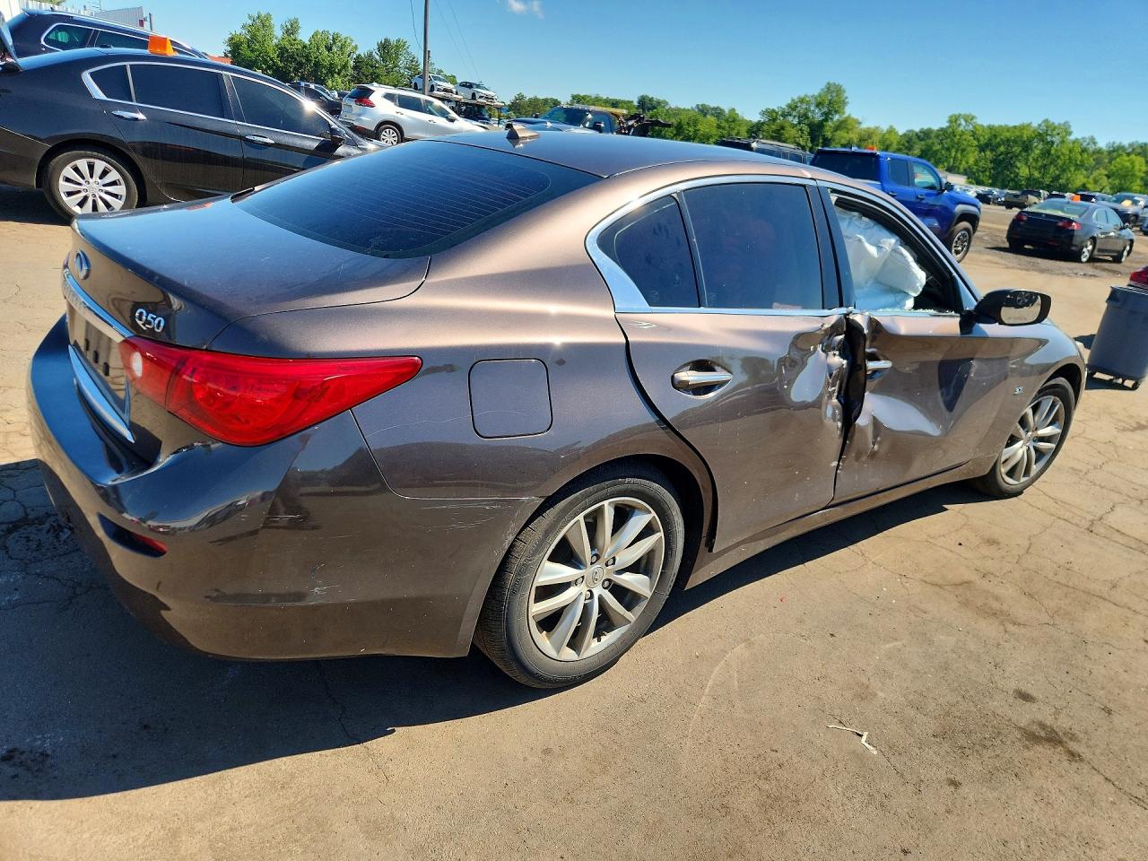 2015 Infiniti Q50 Premium Brown vin: JN1BV7AR4FM394123