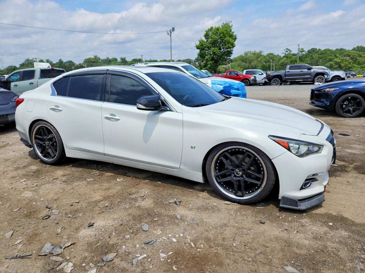 2015 Infiniti Q50 Premium White vin: JN1BV7AR4FM400499