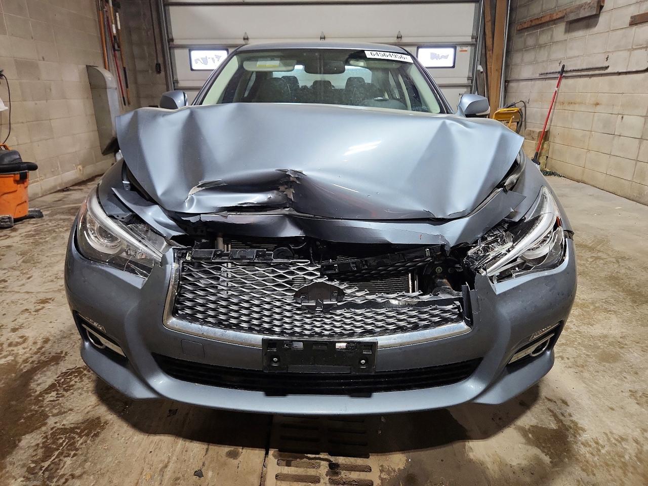 2015 Infiniti Q50 Premium Blue vin: JN1BV7AR4FM404620