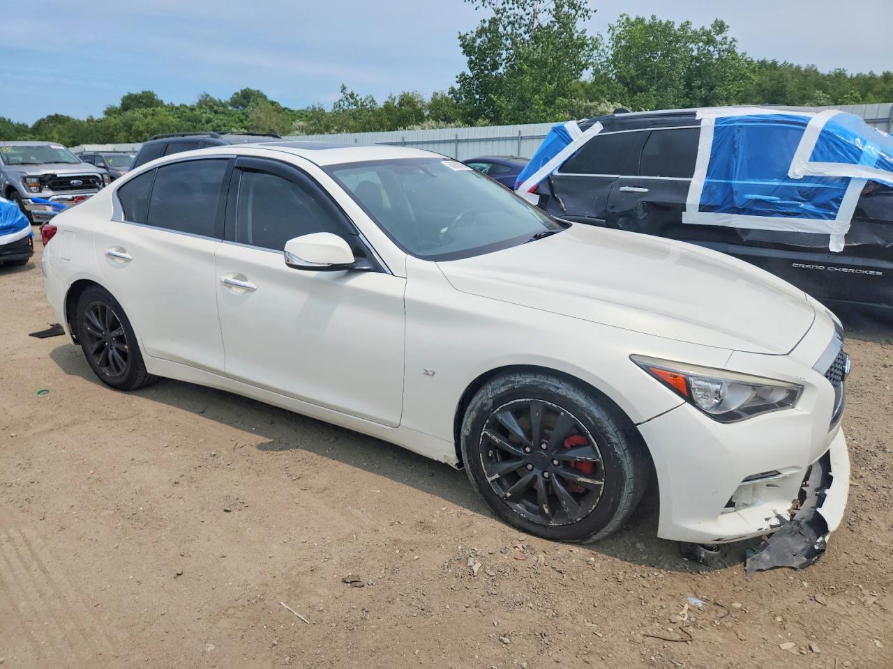 2015 Infiniti Q50 Base White vin: JN1BV7AR4FM406061