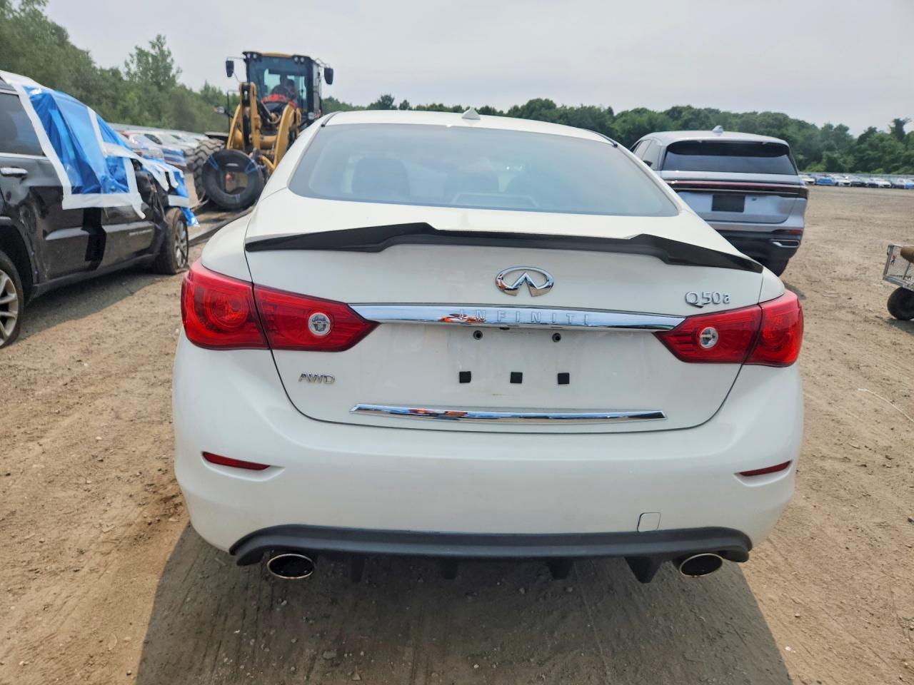 2015 Infiniti Q50 Base White vin: JN1BV7AR4FM406061