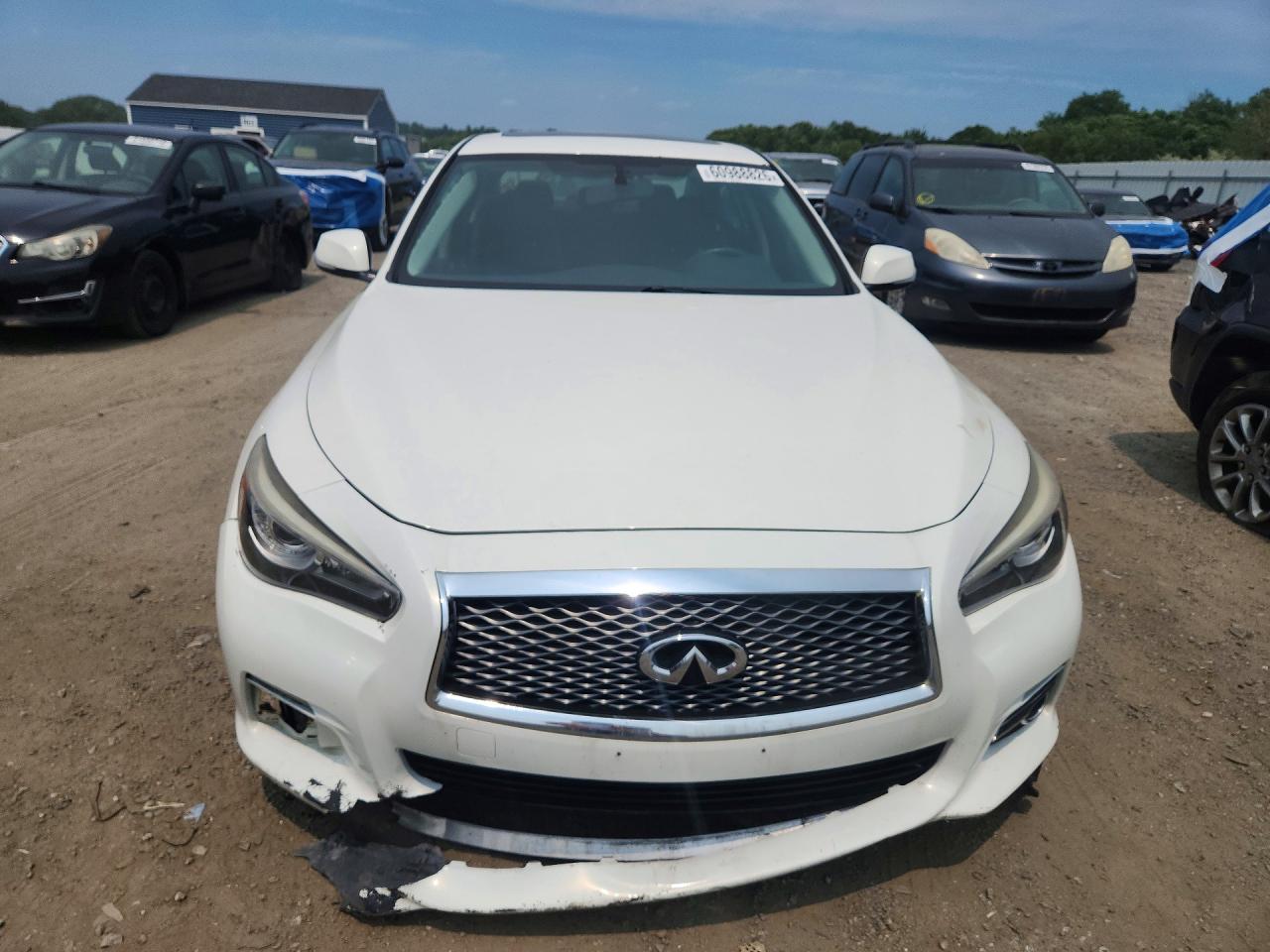2015 Infiniti Q50 Base White vin: JN1BV7AR4FM406061