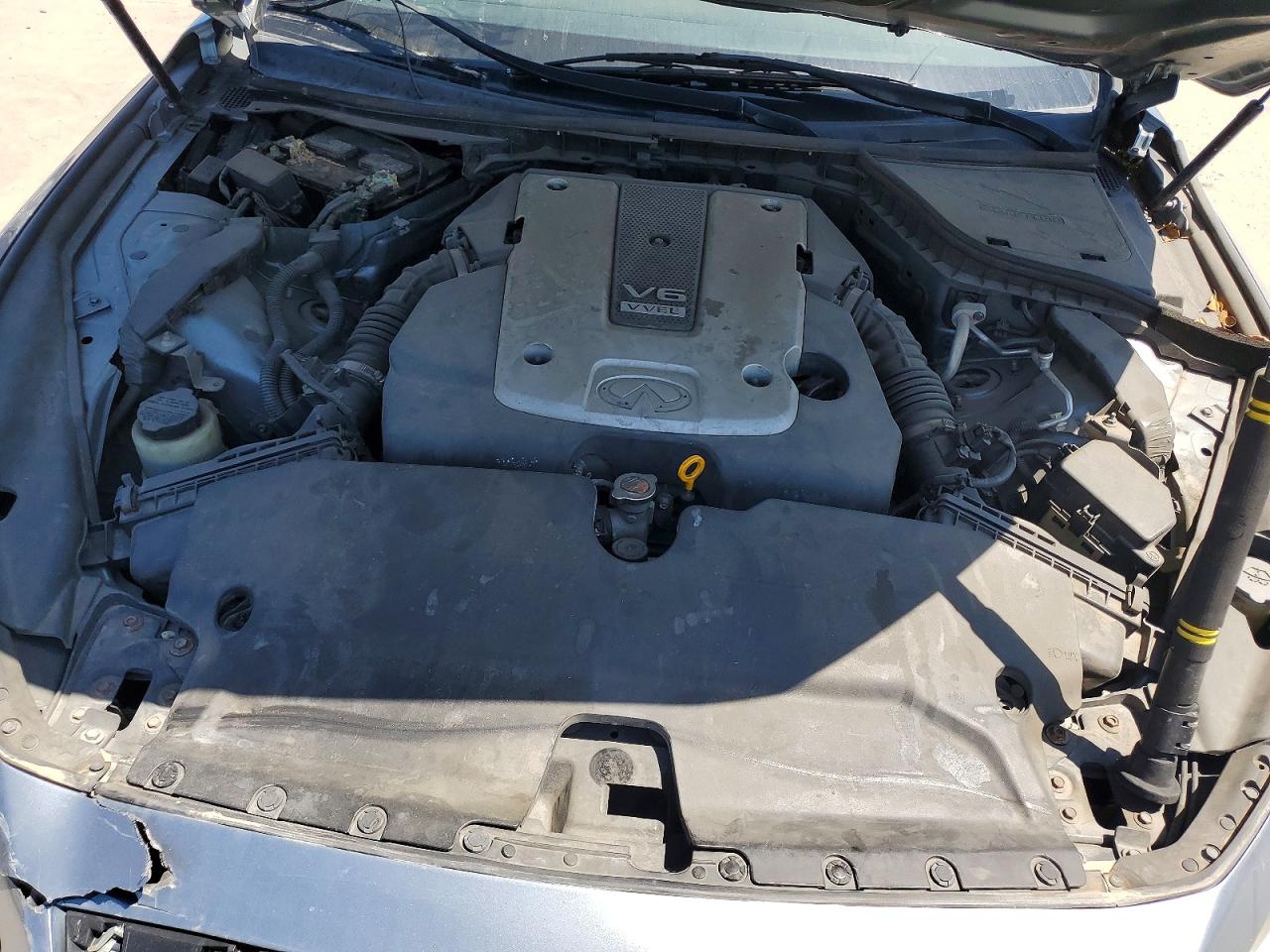 2015 Infiniti Q50 Base Серебряный vin: JN1BV7AR4FM406173