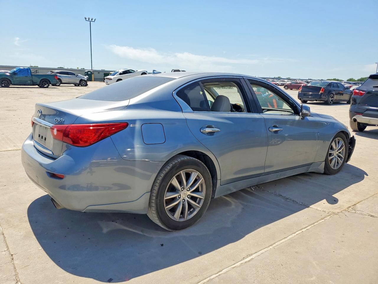 2015 Infiniti Q50 Base Серебряный vin: JN1BV7AR4FM406173