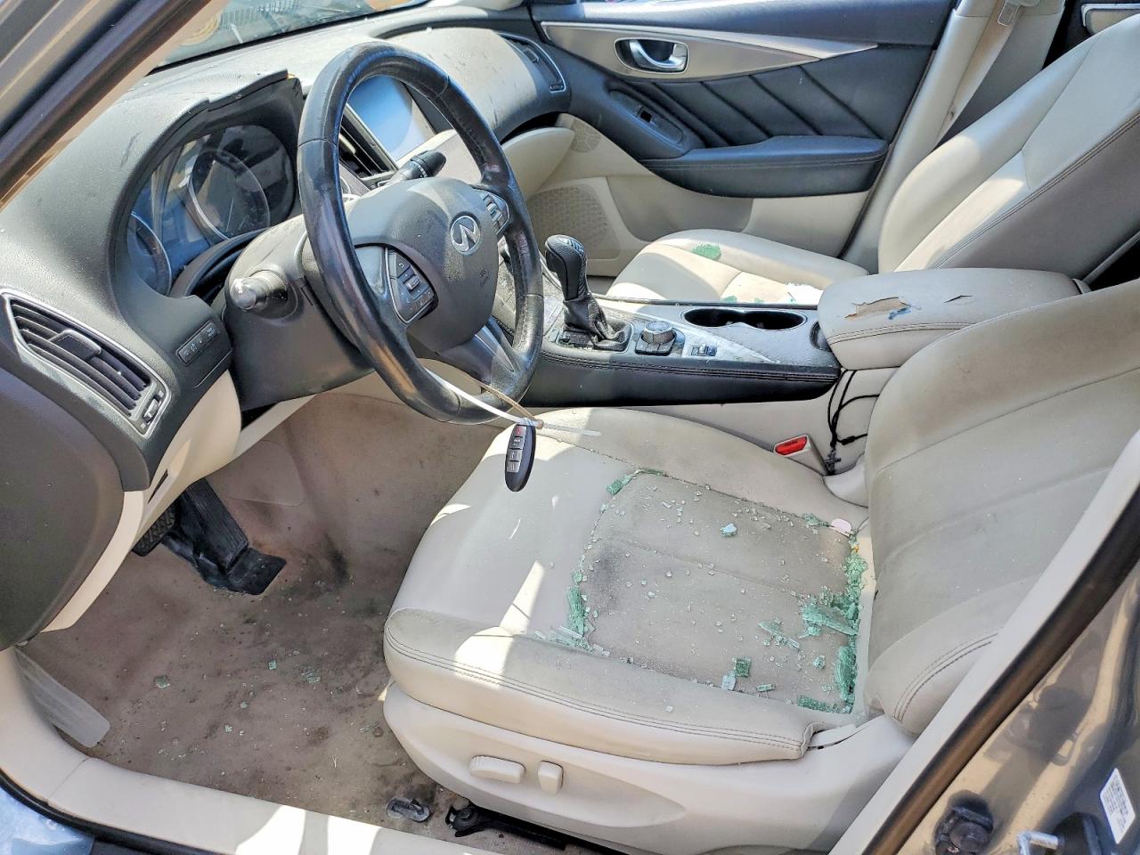 2015 Infiniti Q50 Base Серебряный vin: JN1BV7AR4FM406173