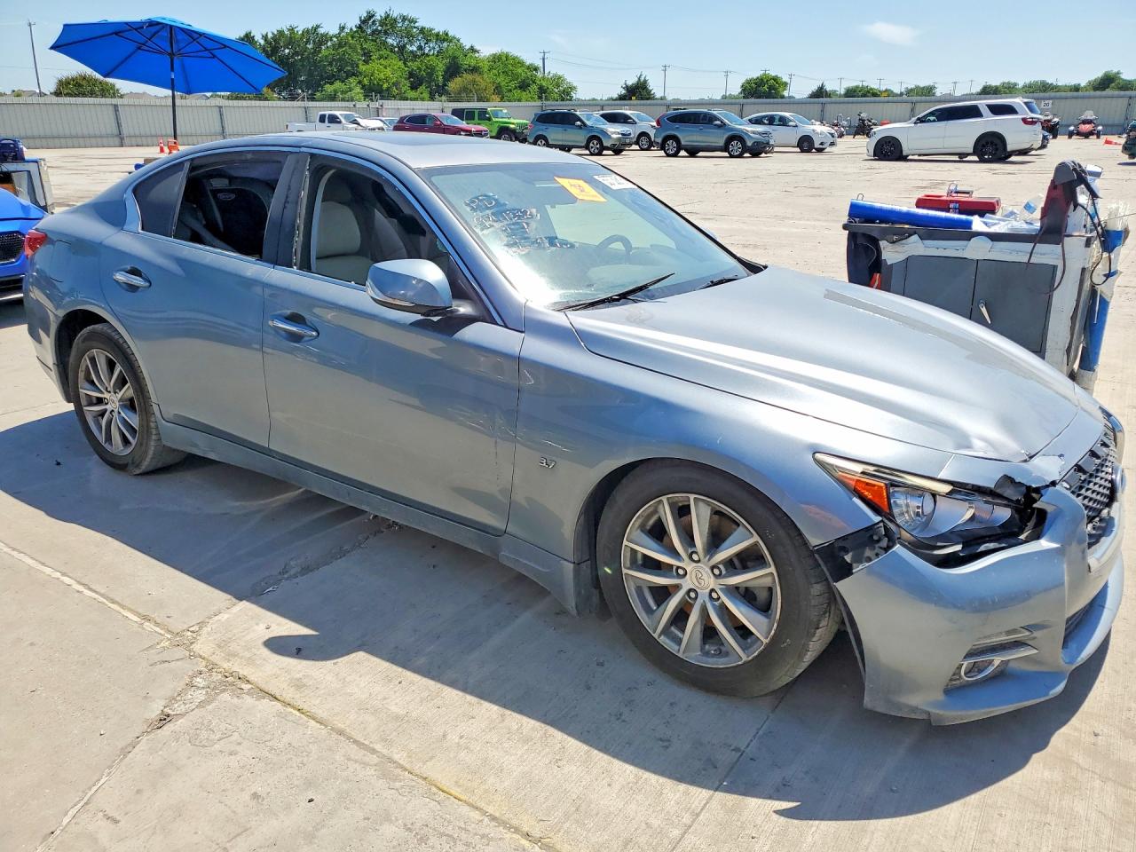 2015 Infiniti Q50 Base Серебряный vin: JN1BV7AR4FM406173