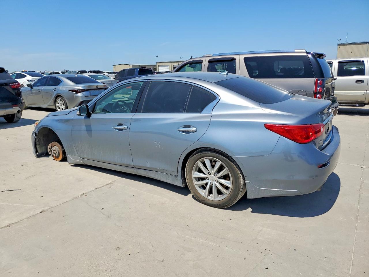 2015 Infiniti Q50 Base Серебряный vin: JN1BV7AR4FM406173