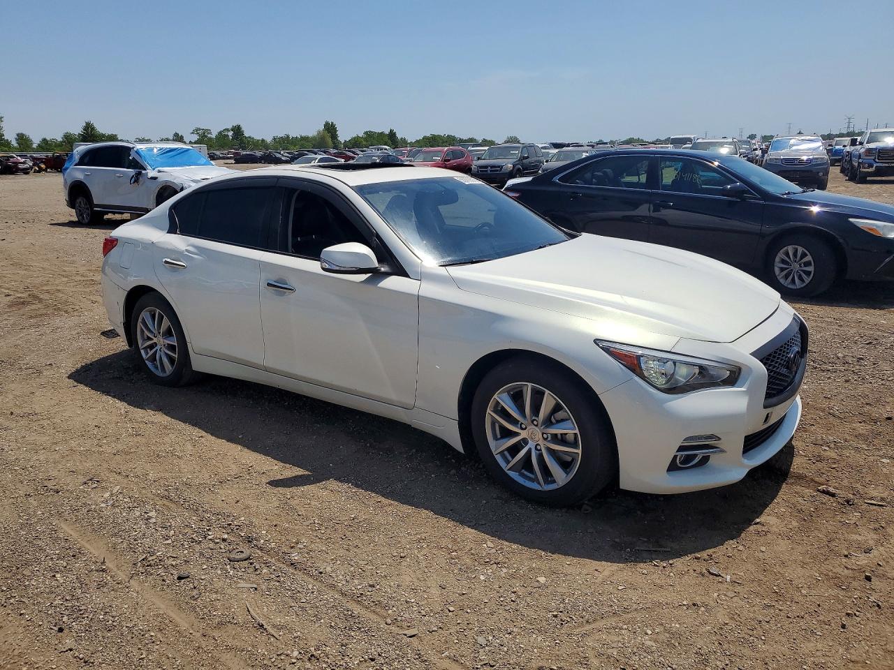 2015 Infiniti Q50 Premium Белый vin: JN1BV7AR4FM407310