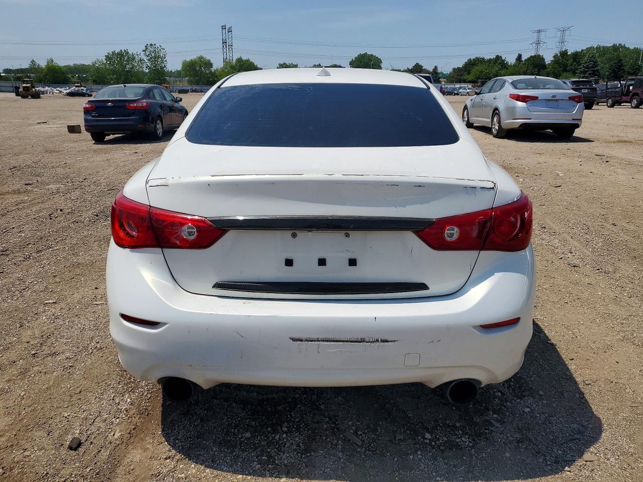 2015 Infiniti Q50 Premium Белый vin: JN1BV7AR4FM407310