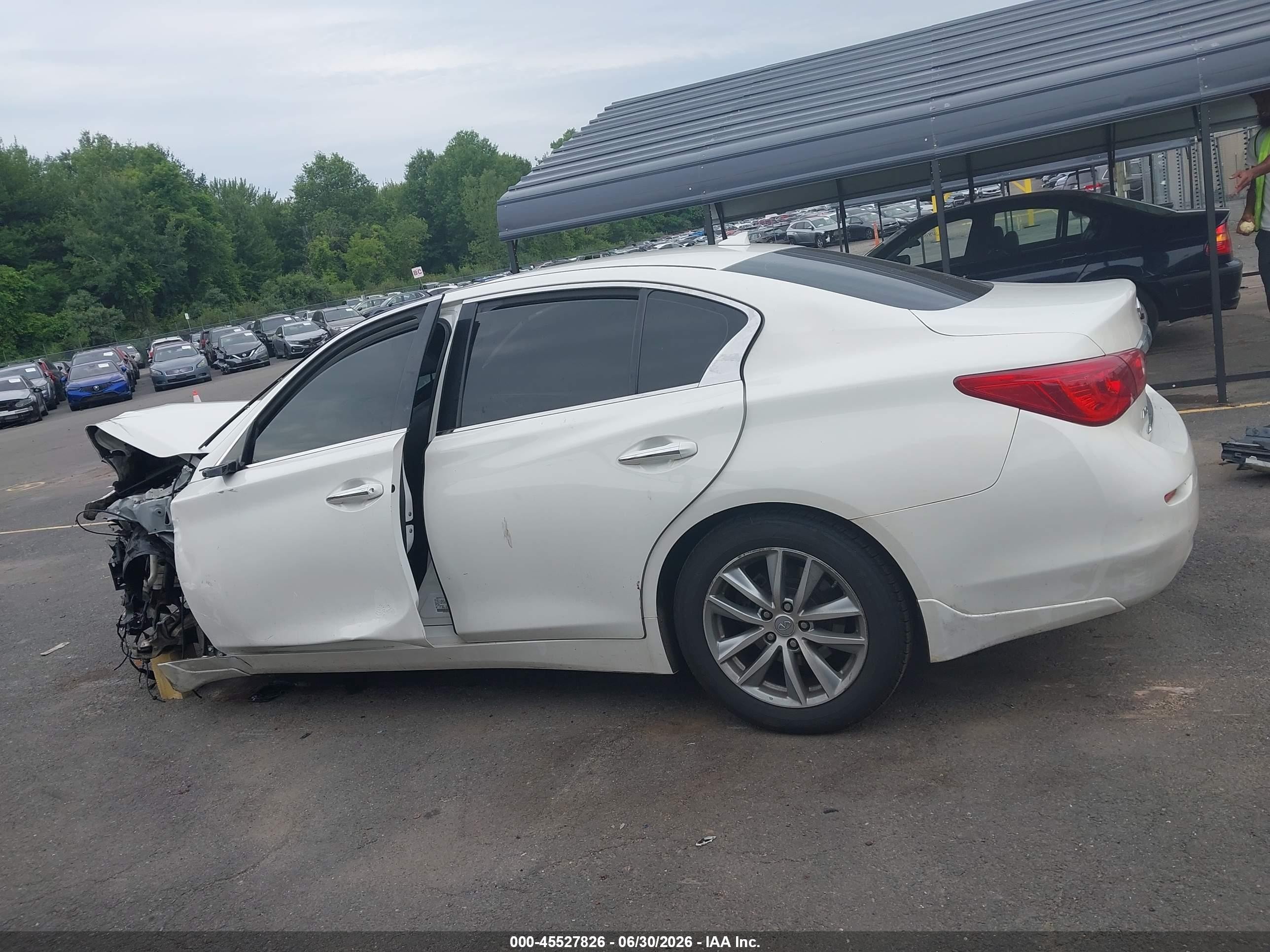 2015 Infiniti Q50 Premium White vin: JN1BV7AR4FM416914