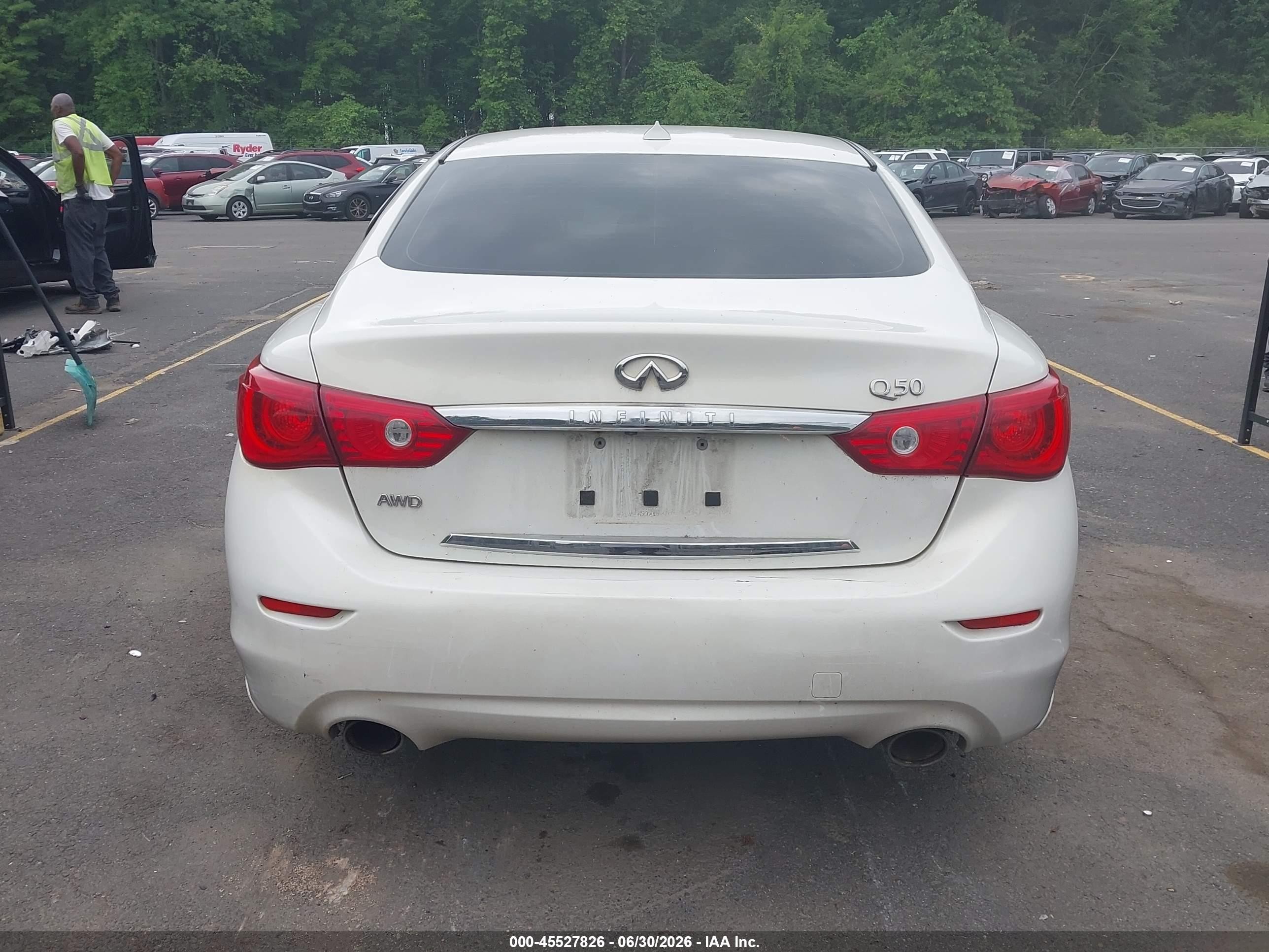 2015 Infiniti Q50 Premium White vin: JN1BV7AR4FM416914