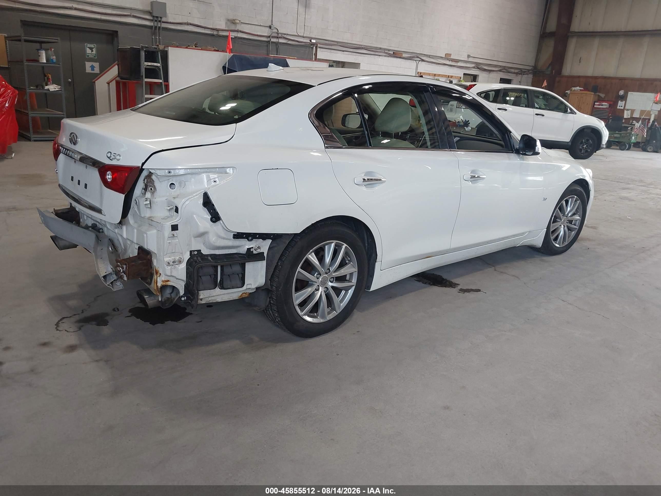 2015 Infiniti Q50 Premium Белый vin: JN1BV7AR4FM420039
