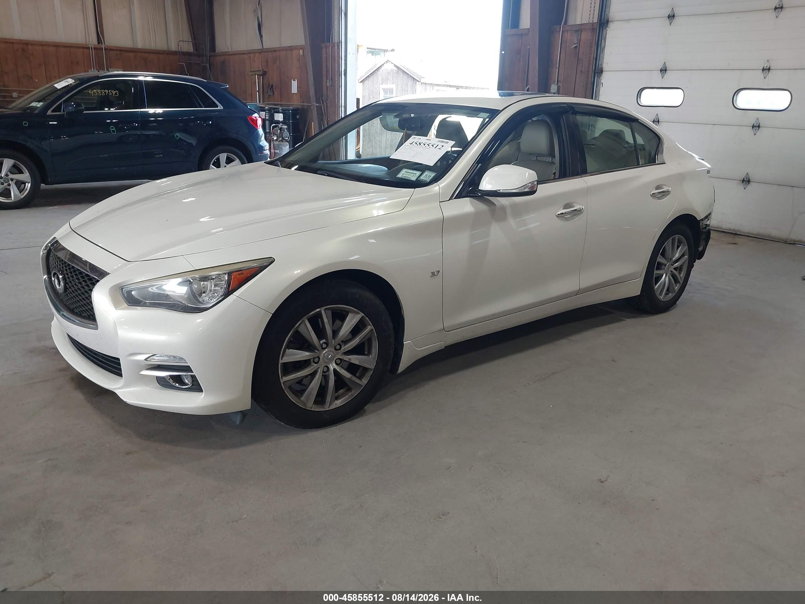 2015 Infiniti Q50 Premium Белый vin: JN1BV7AR4FM420039