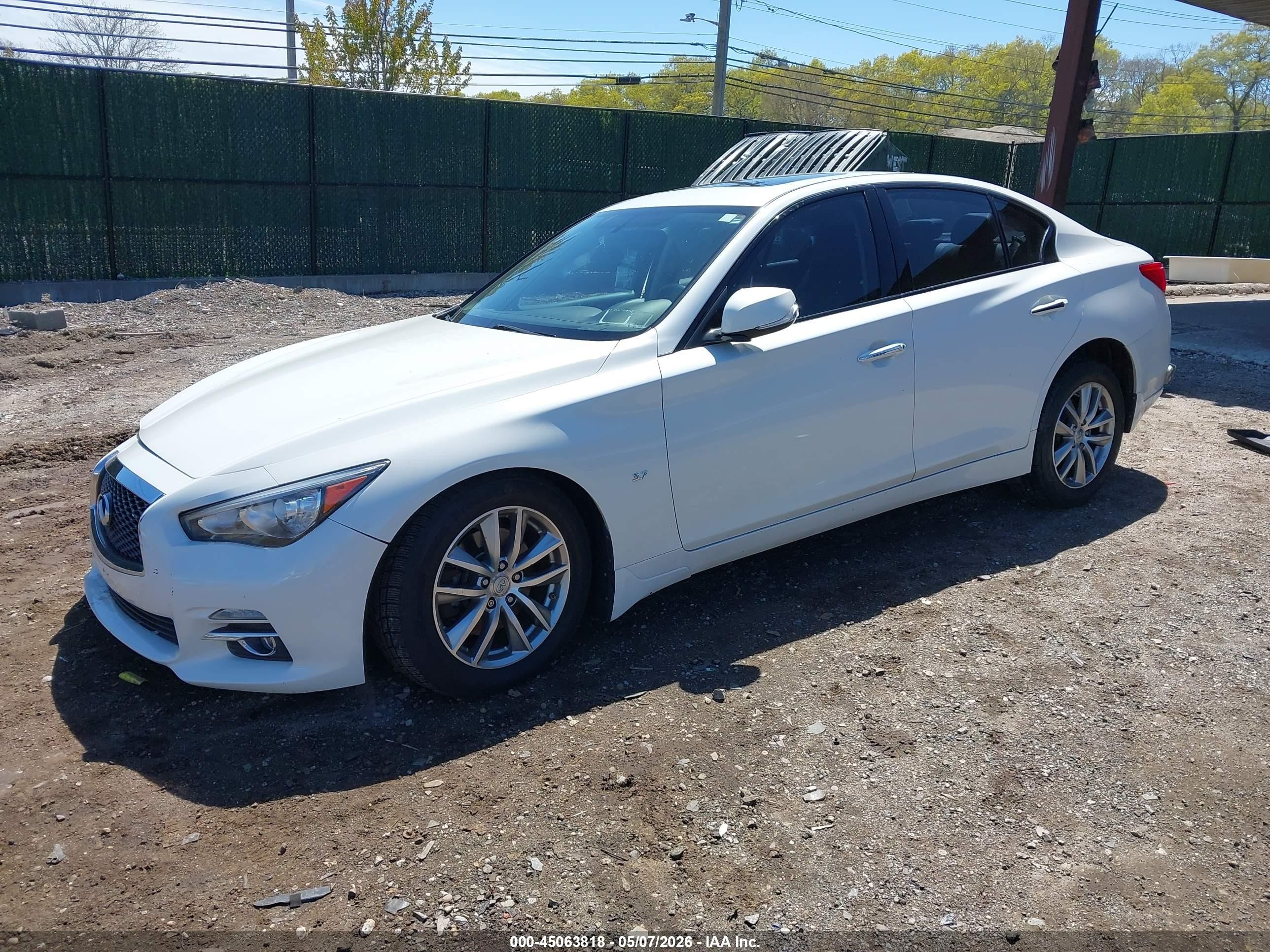 2014 Infiniti Q50 Premium Белый vin: JN1BV7AR5EM695594