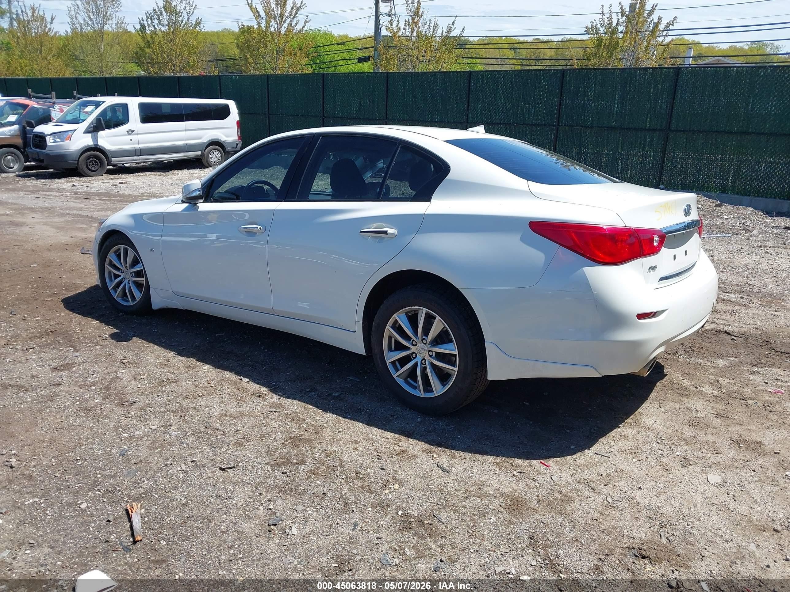 2014 Infiniti Q50 Premium Белый vin: JN1BV7AR5EM695594
