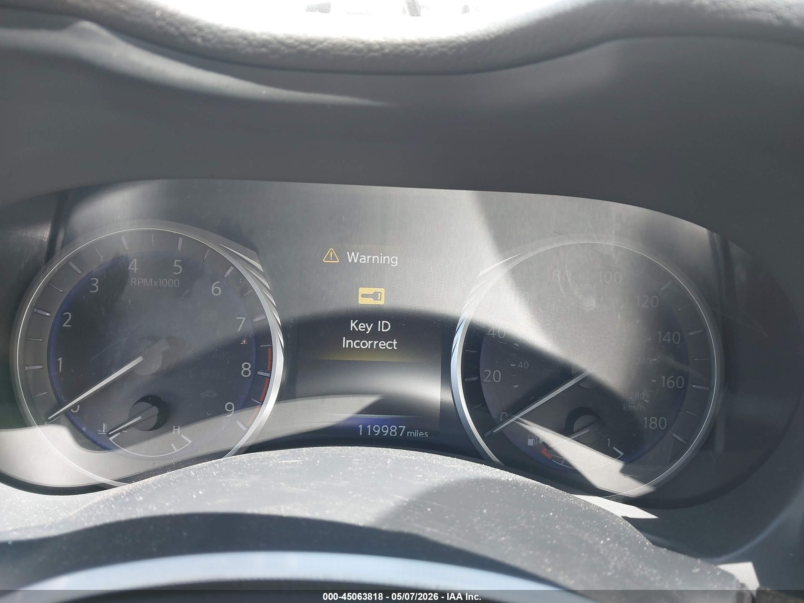 2014 Infiniti Q50 Premium Белый vin: JN1BV7AR5EM695594