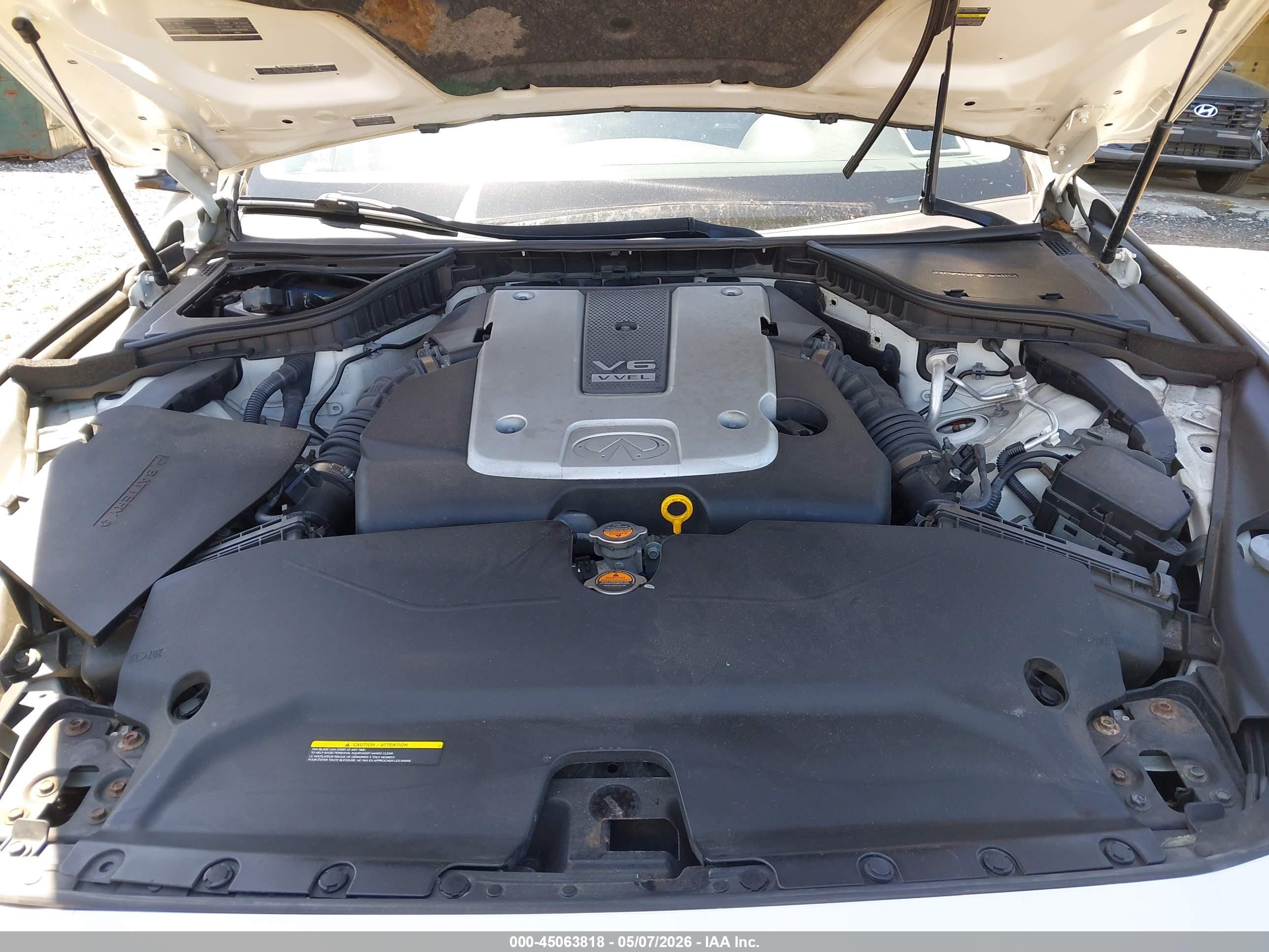 2014 Infiniti Q50 Premium Белый vin: JN1BV7AR5EM695594
