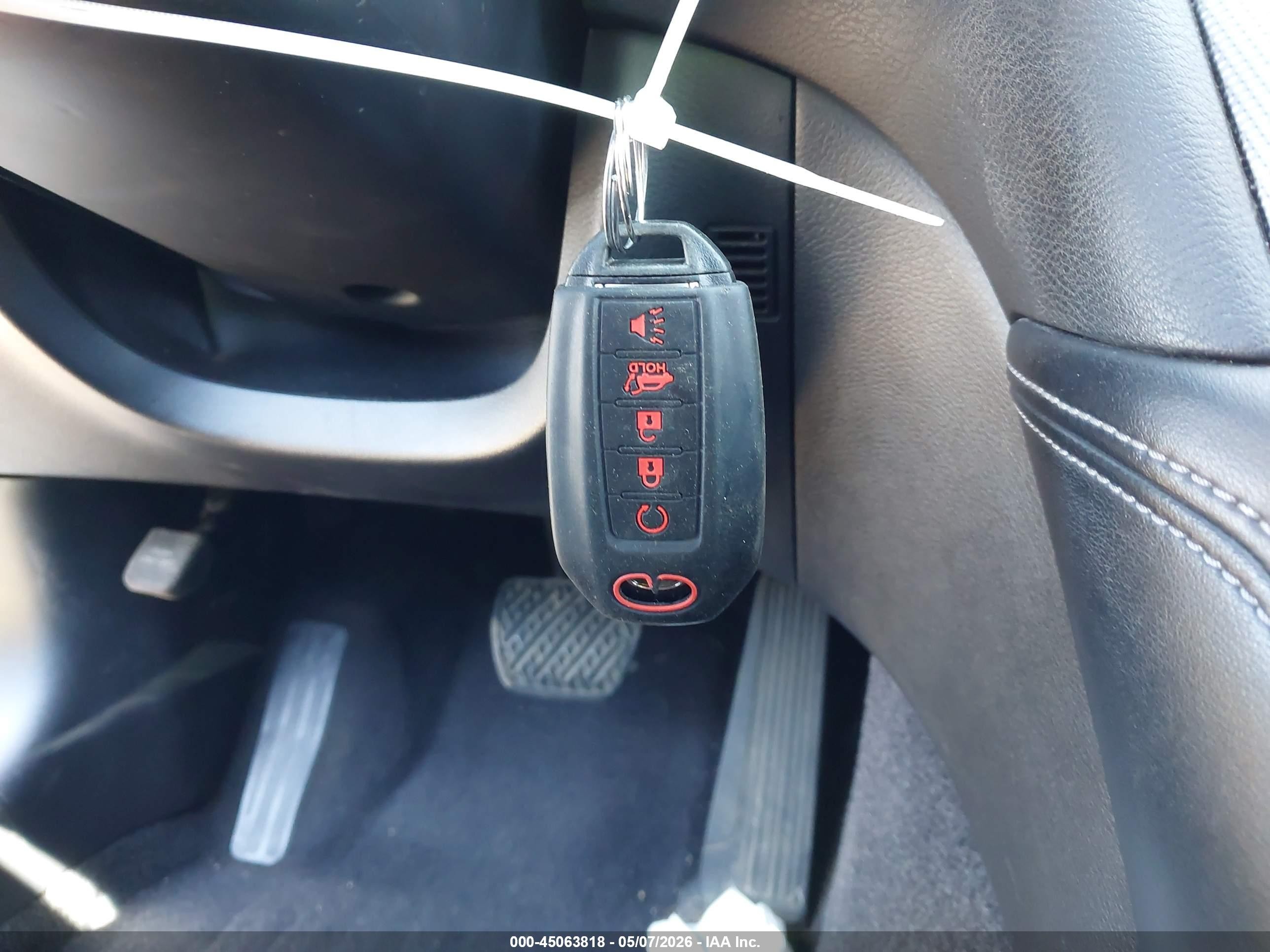 2014 Infiniti Q50 Premium Белый vin: JN1BV7AR5EM695594