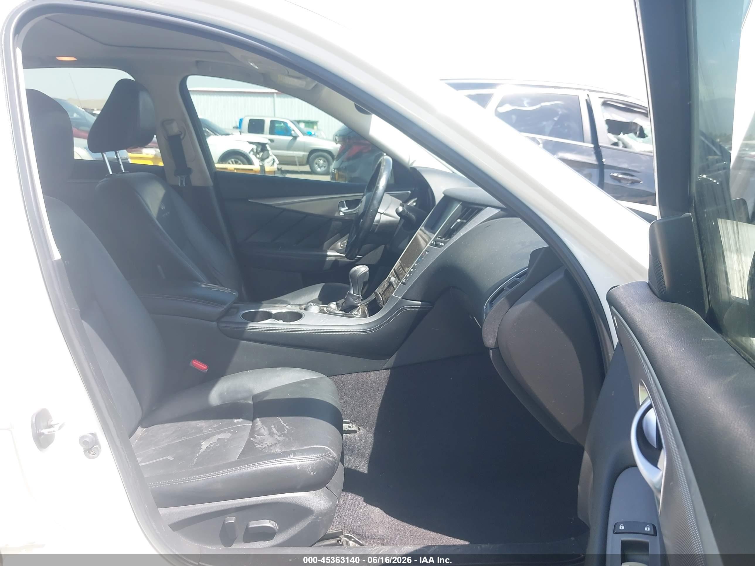 2014 Infiniti Q50 Premium White vin: JN1BV7AR5EM696535