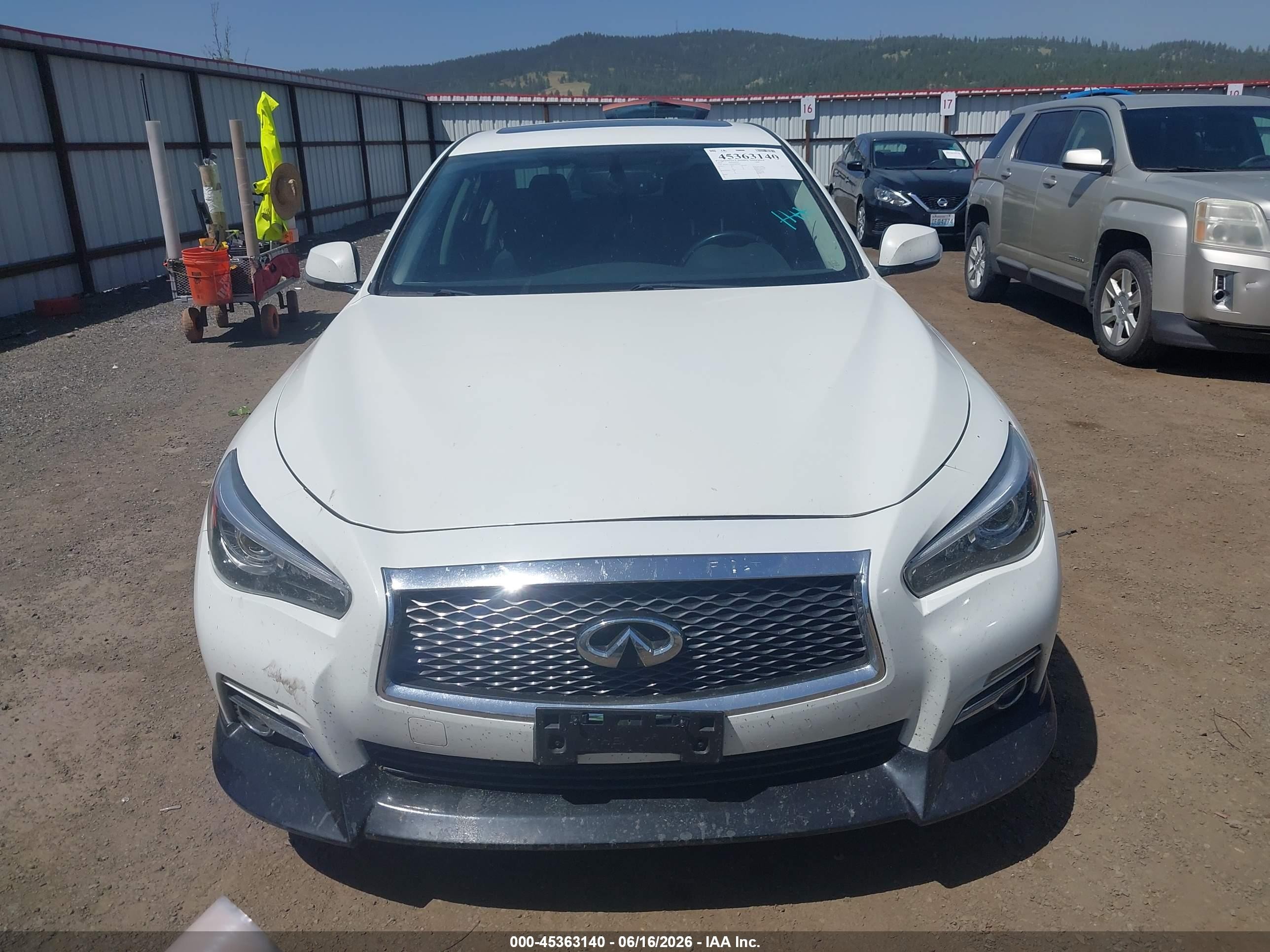 2014 Infiniti Q50 Premium White vin: JN1BV7AR5EM696535