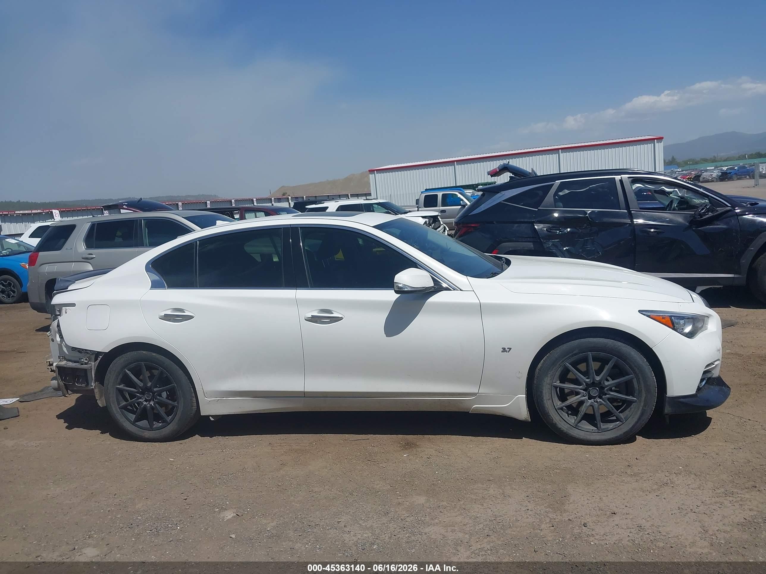 2014 Infiniti Q50 Premium White vin: JN1BV7AR5EM696535