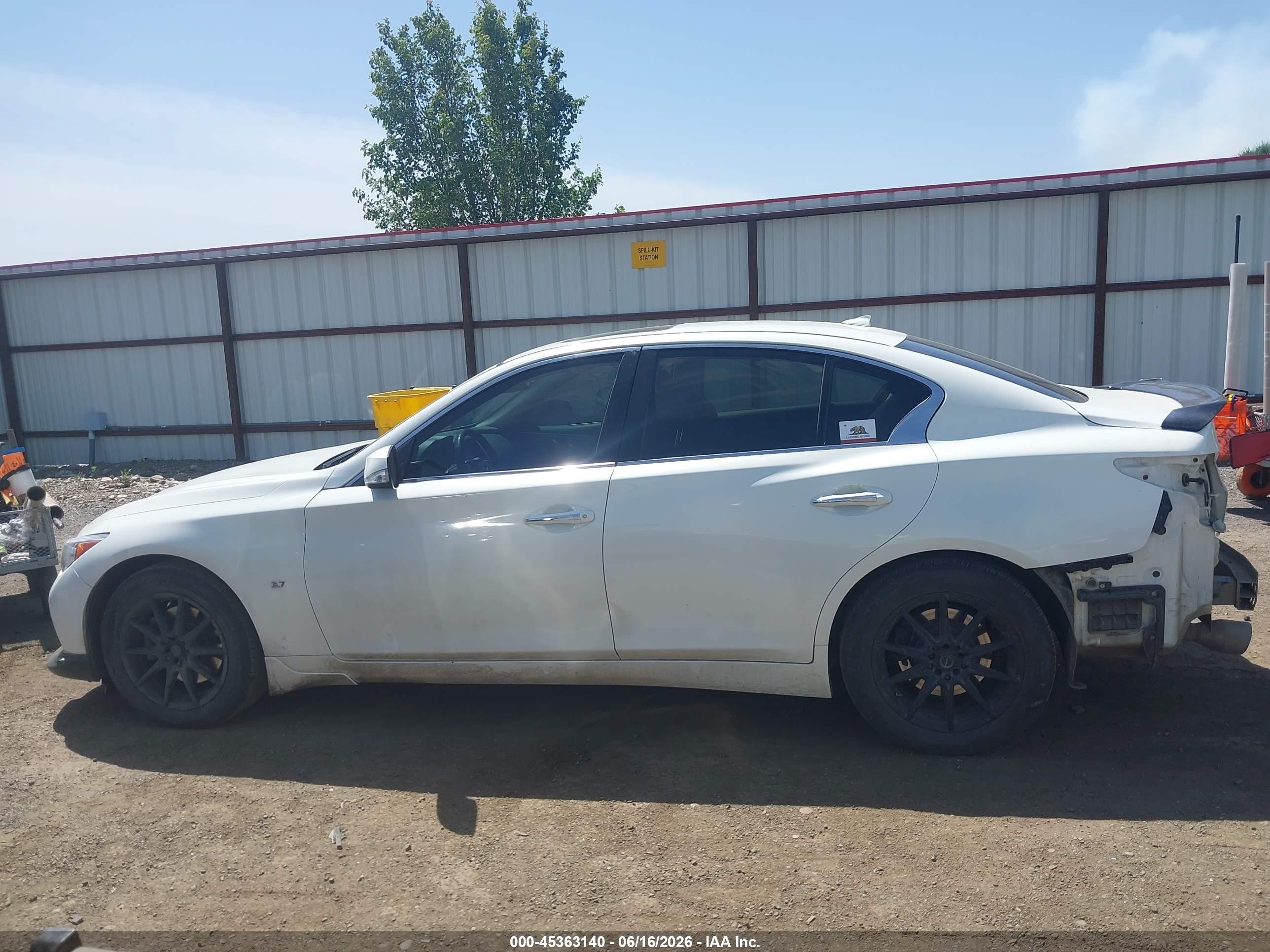 2014 Infiniti Q50 Premium White vin: JN1BV7AR5EM696535