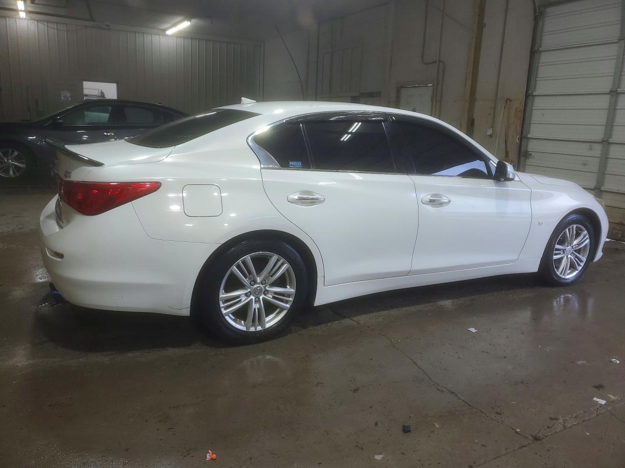2014 Infiniti Q50 Premium Белый vin: JN1BV7AR5EM701183