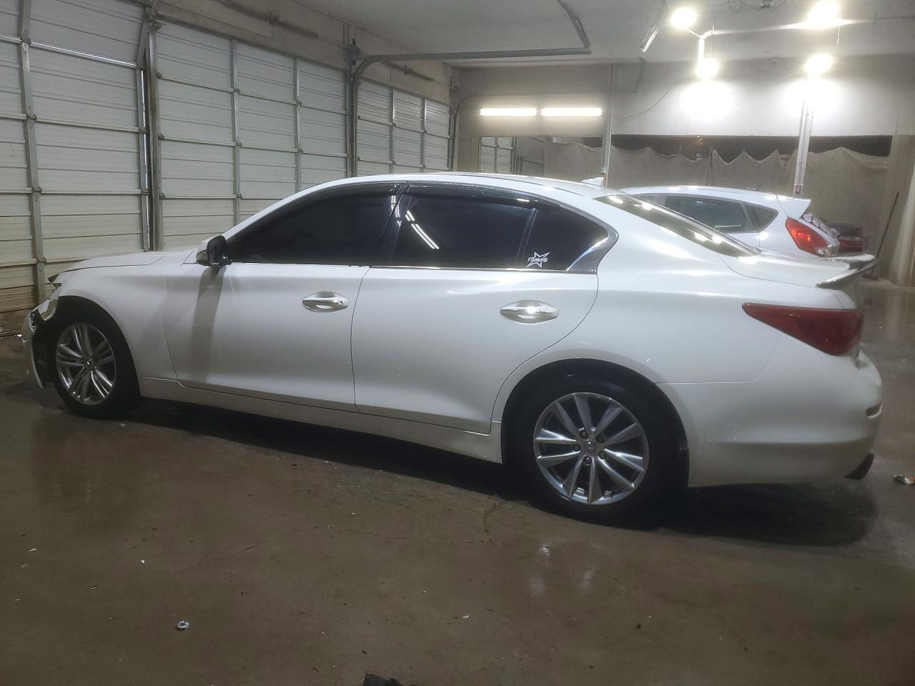 2014 Infiniti Q50 Premium Белый vin: JN1BV7AR5EM701183