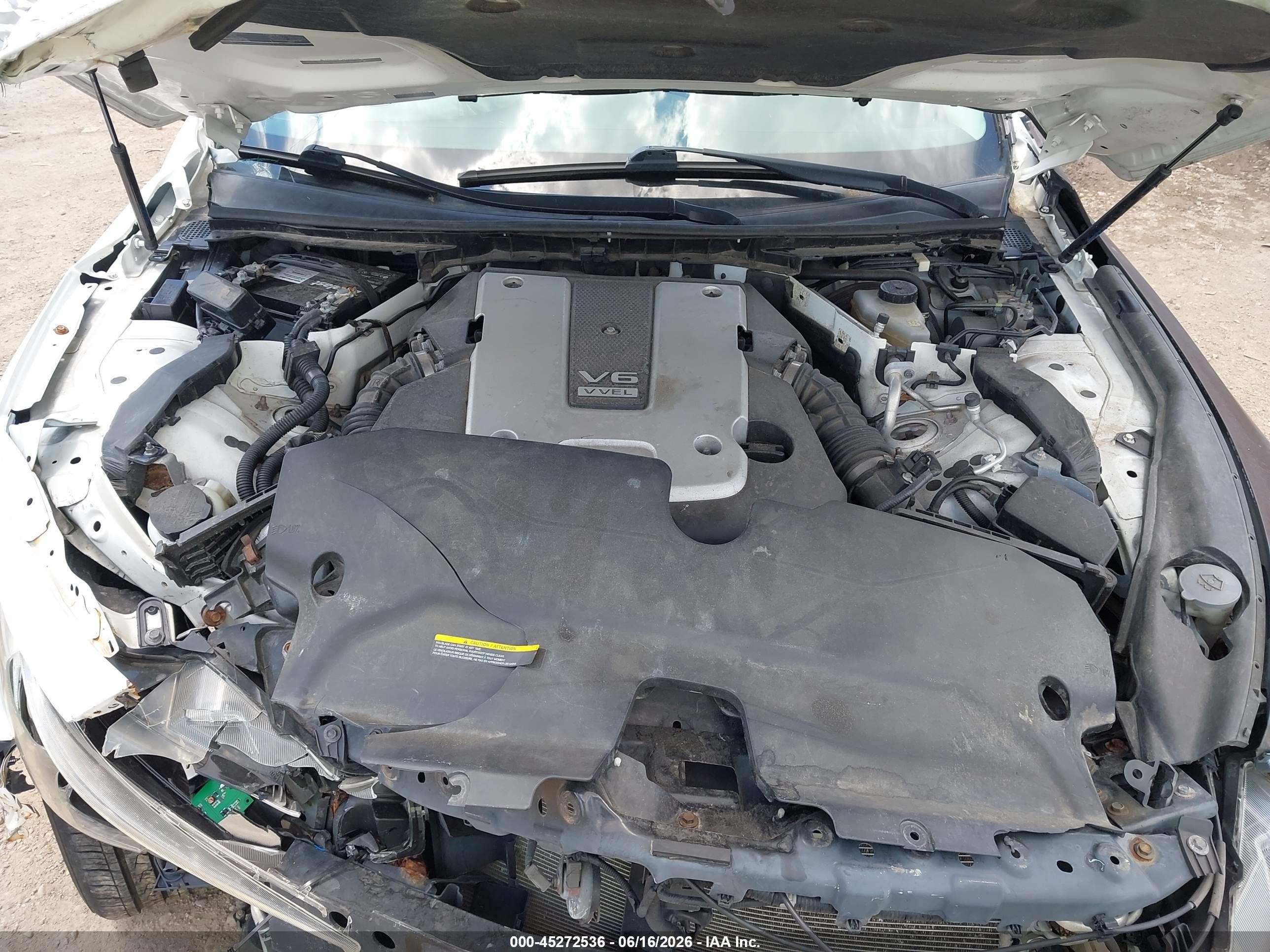 2014 Infiniti Q50 Premium Белый vin: JN1BV7AR5EM707405