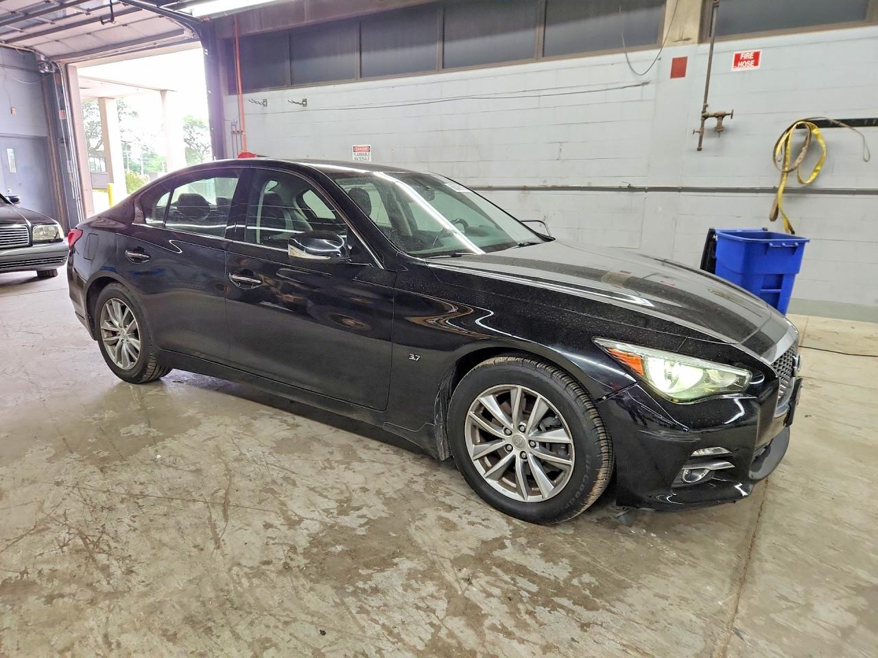2015 Infiniti Q50 Premium Black vin: JN1BV7AR5FM390372