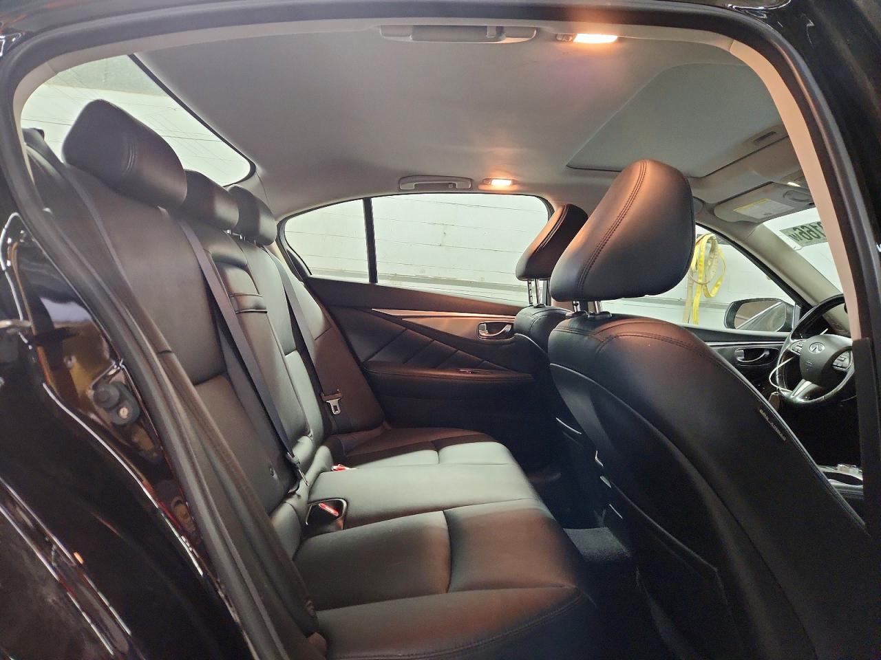 2015 Infiniti Q50 Premium Black vin: JN1BV7AR5FM390372