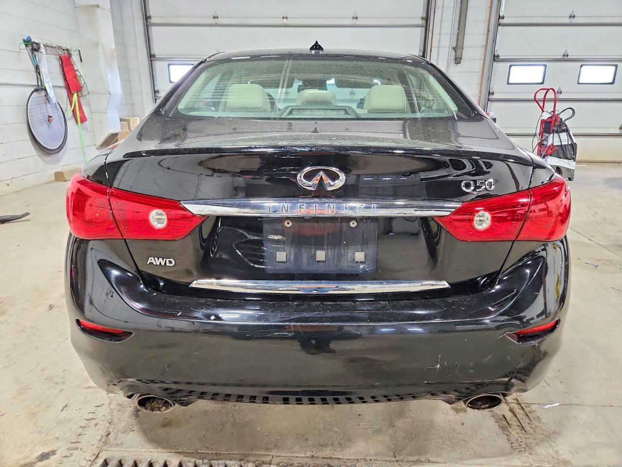 2015 Infiniti Q50 Premium Black vin: JN1BV7AR5FM391022