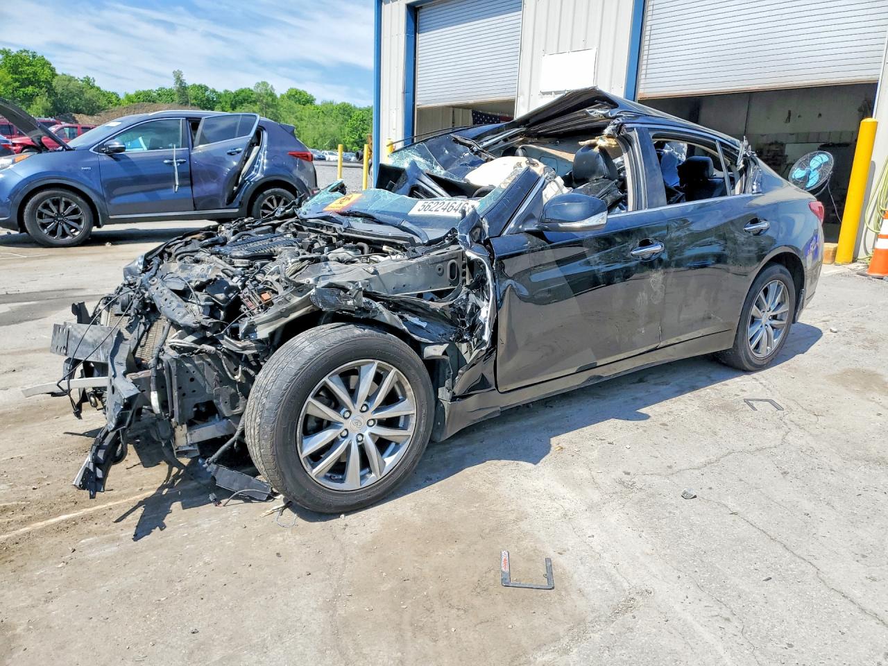 2015 Infiniti Q50 Premium Black vin: JN1BV7AR5FM392168