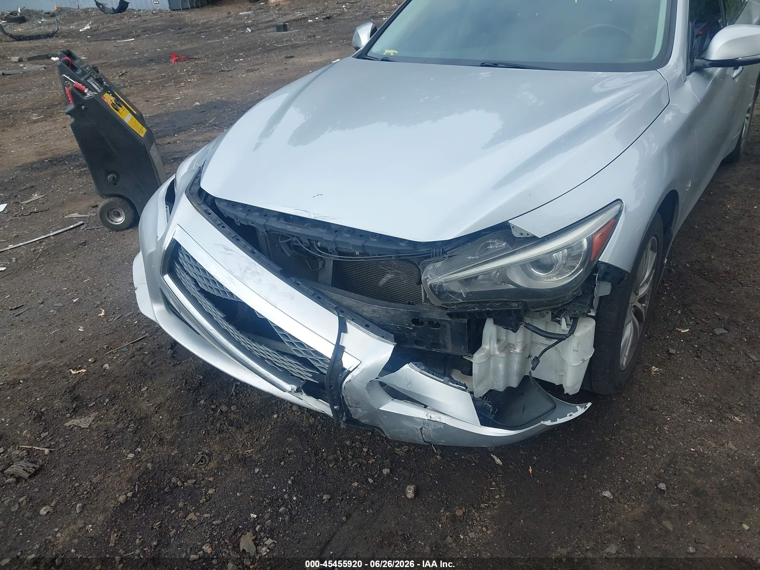 2015 Infiniti Q50 Premium White vin: JN1BV7AR5FM394731