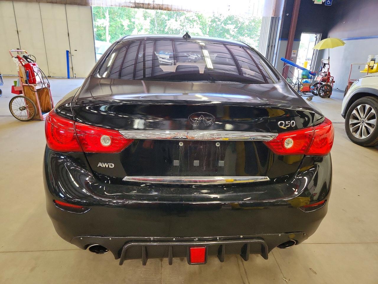 2015 Infiniti Q50 Premium Black vin: JN1BV7AR5FM397676