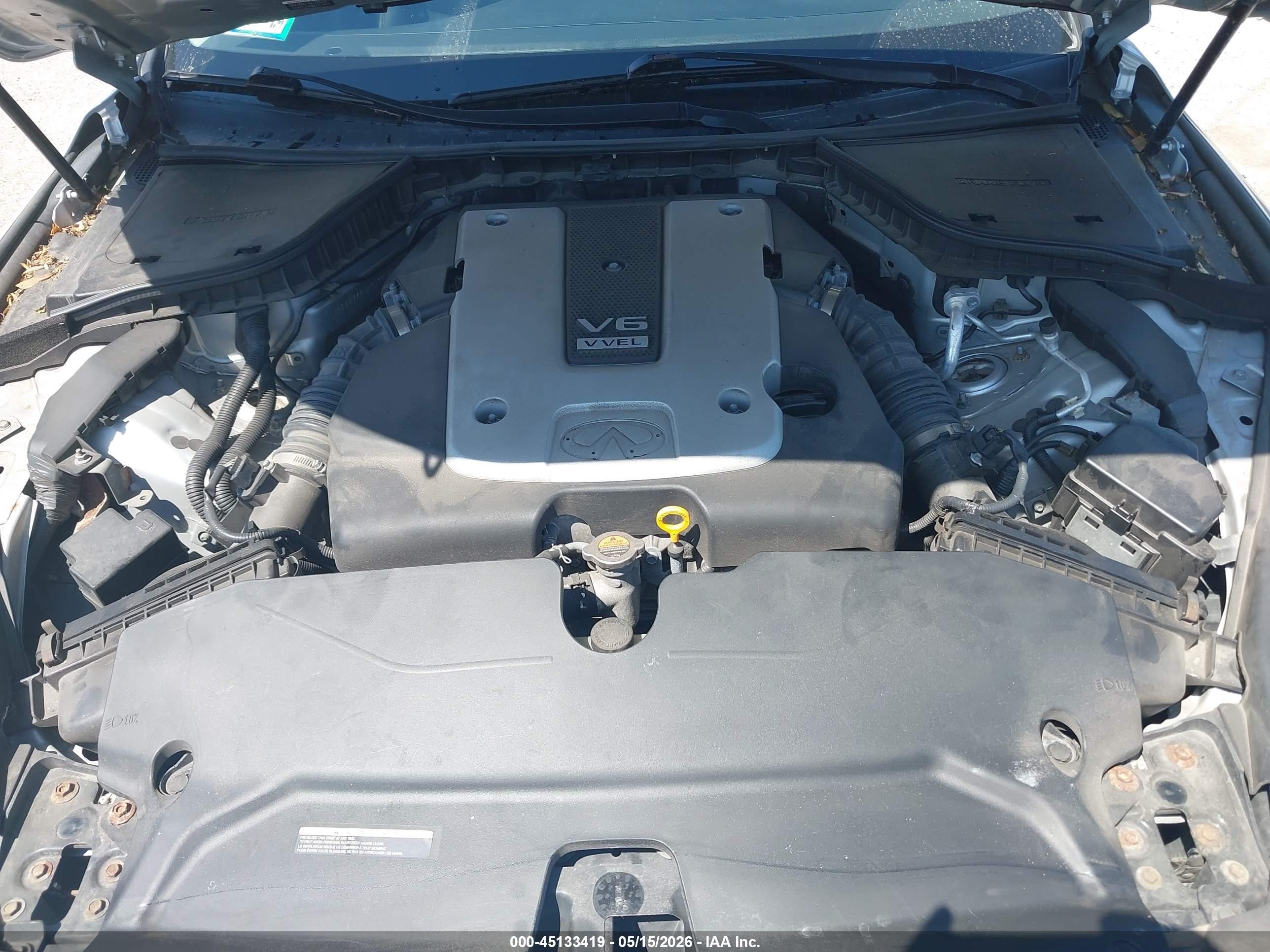 2015 Infiniti Q50 Premium Серебряный vin: JN1BV7AR5FM399542