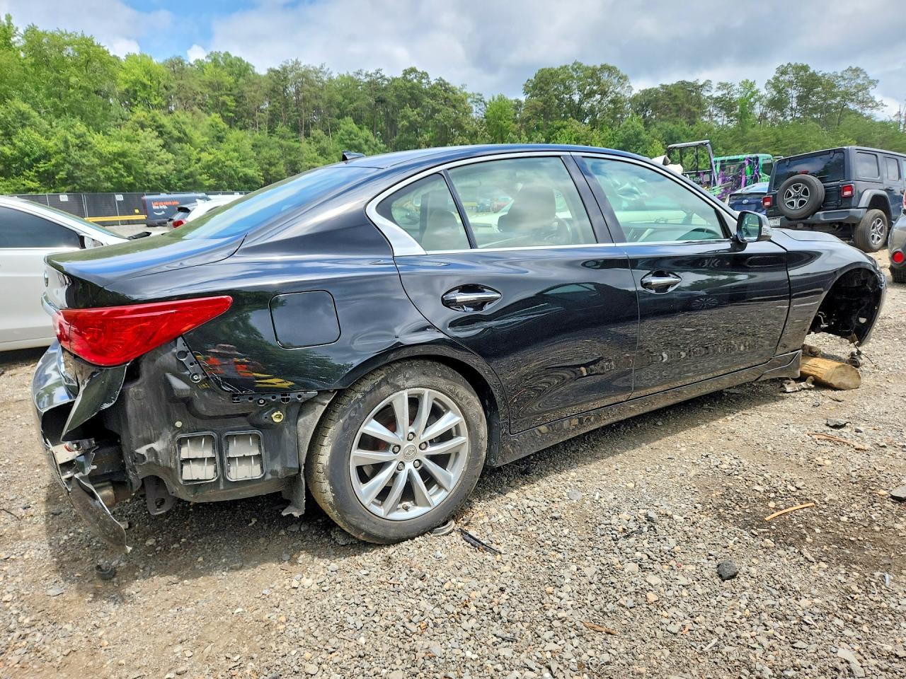 2015 Infiniti Q50 Premium Black vin: JN1BV7AR5FM403556