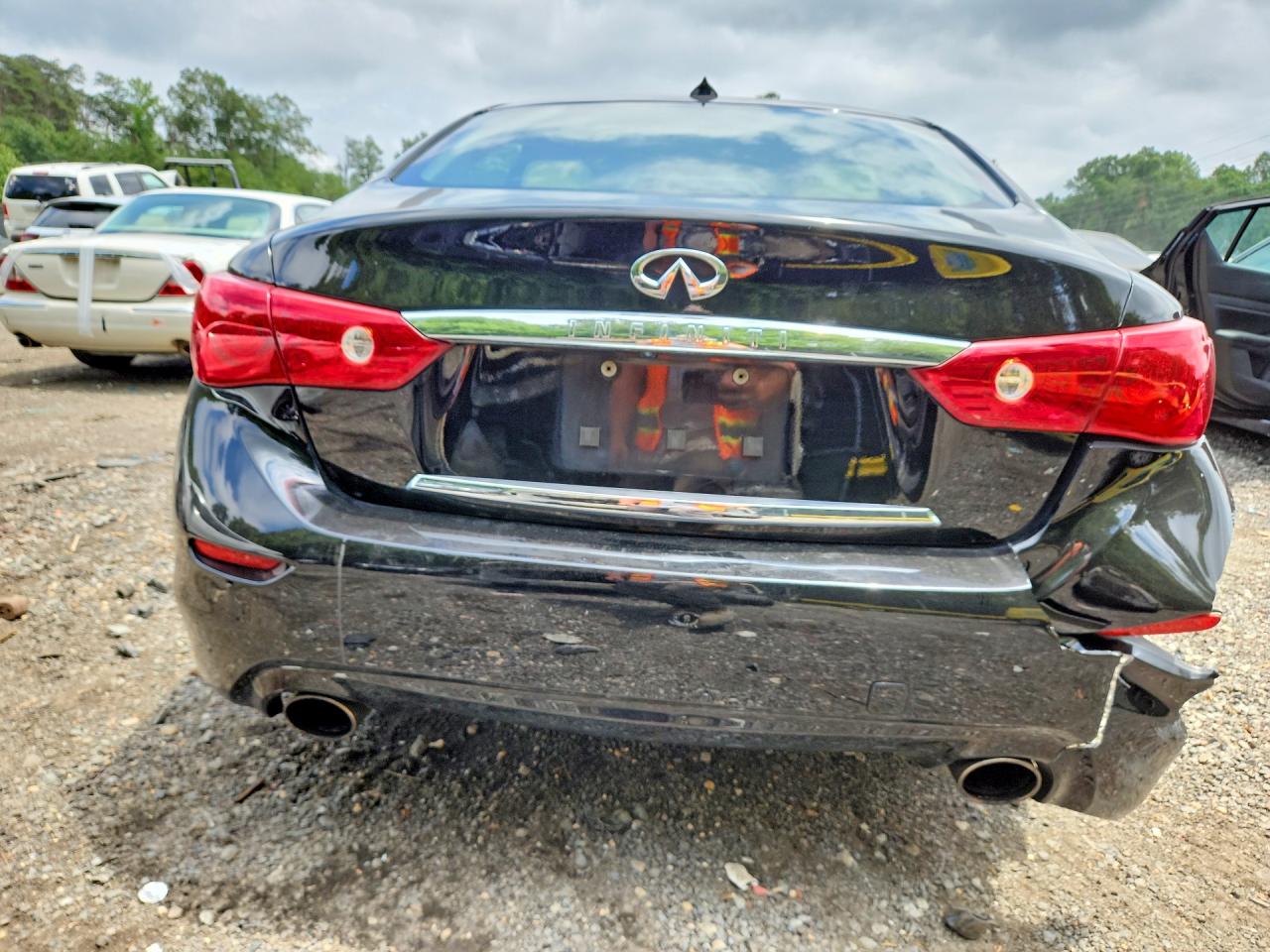 2015 Infiniti Q50 Premium Black vin: JN1BV7AR5FM403556