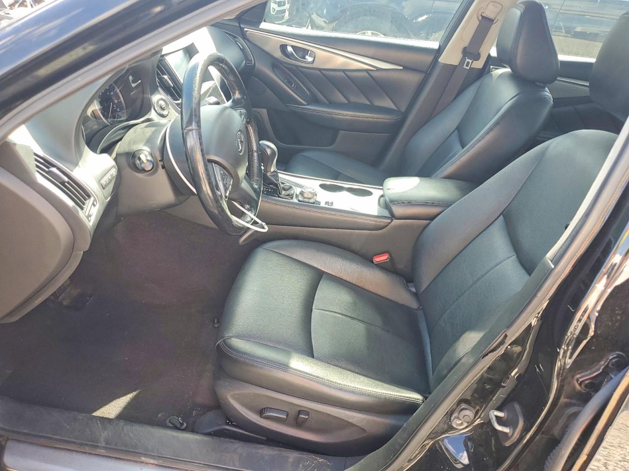 2015 Infiniti Q50 Premium Черный vin: JN1BV7AR5FM403699