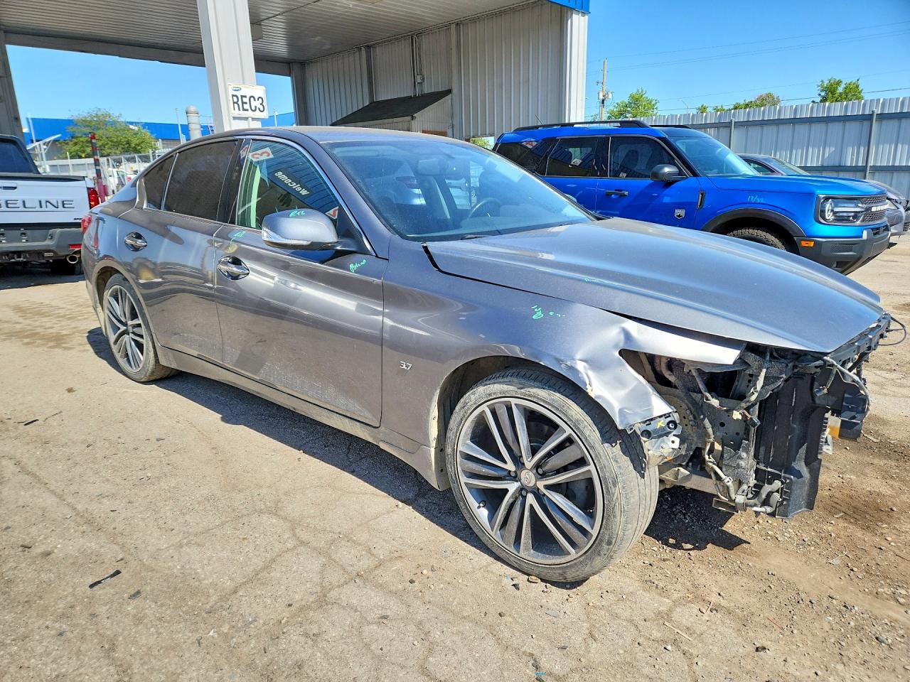 2015 Infiniti Q50 Premium Silver vin: JN1BV7AR5FM404206