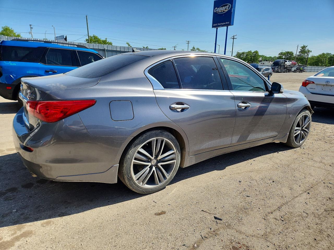 2015 Infiniti Q50 Premium Silver vin: JN1BV7AR5FM404206