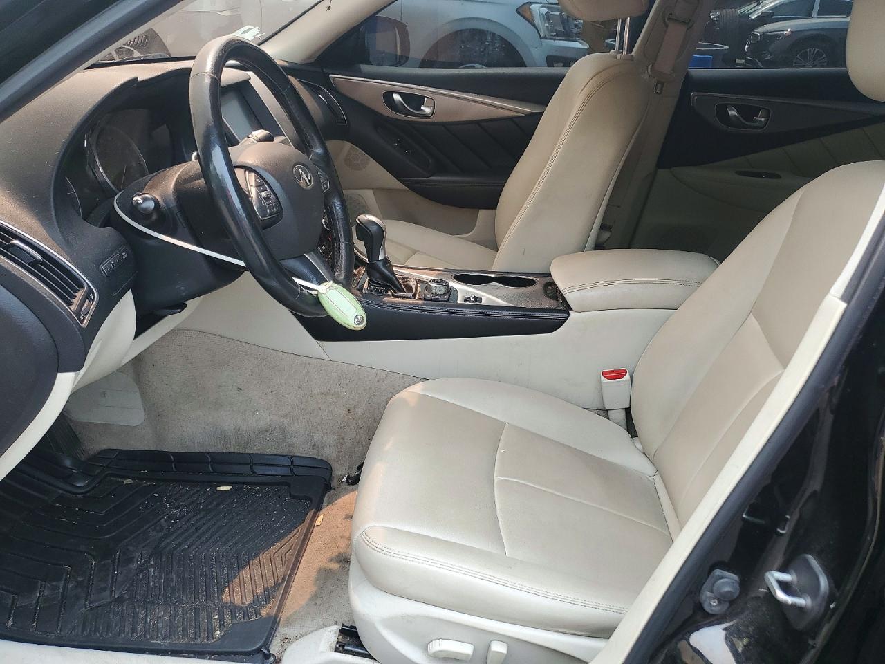 2015 Infiniti Q50 Premium Black vin: JN1BV7AR5FM404674