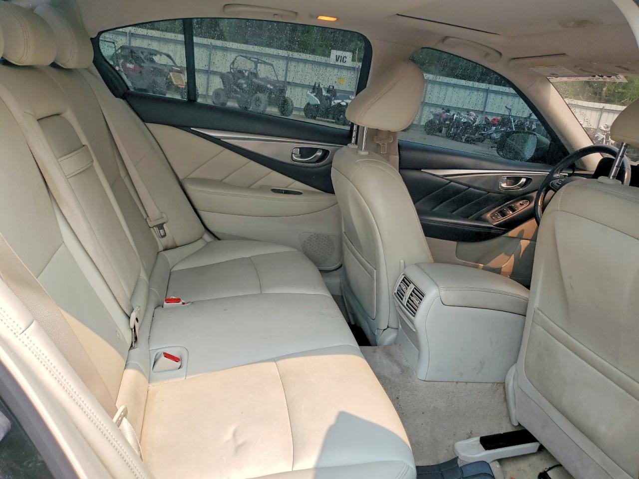 2015 Infiniti Q50 Premium Black vin: JN1BV7AR5FM404674