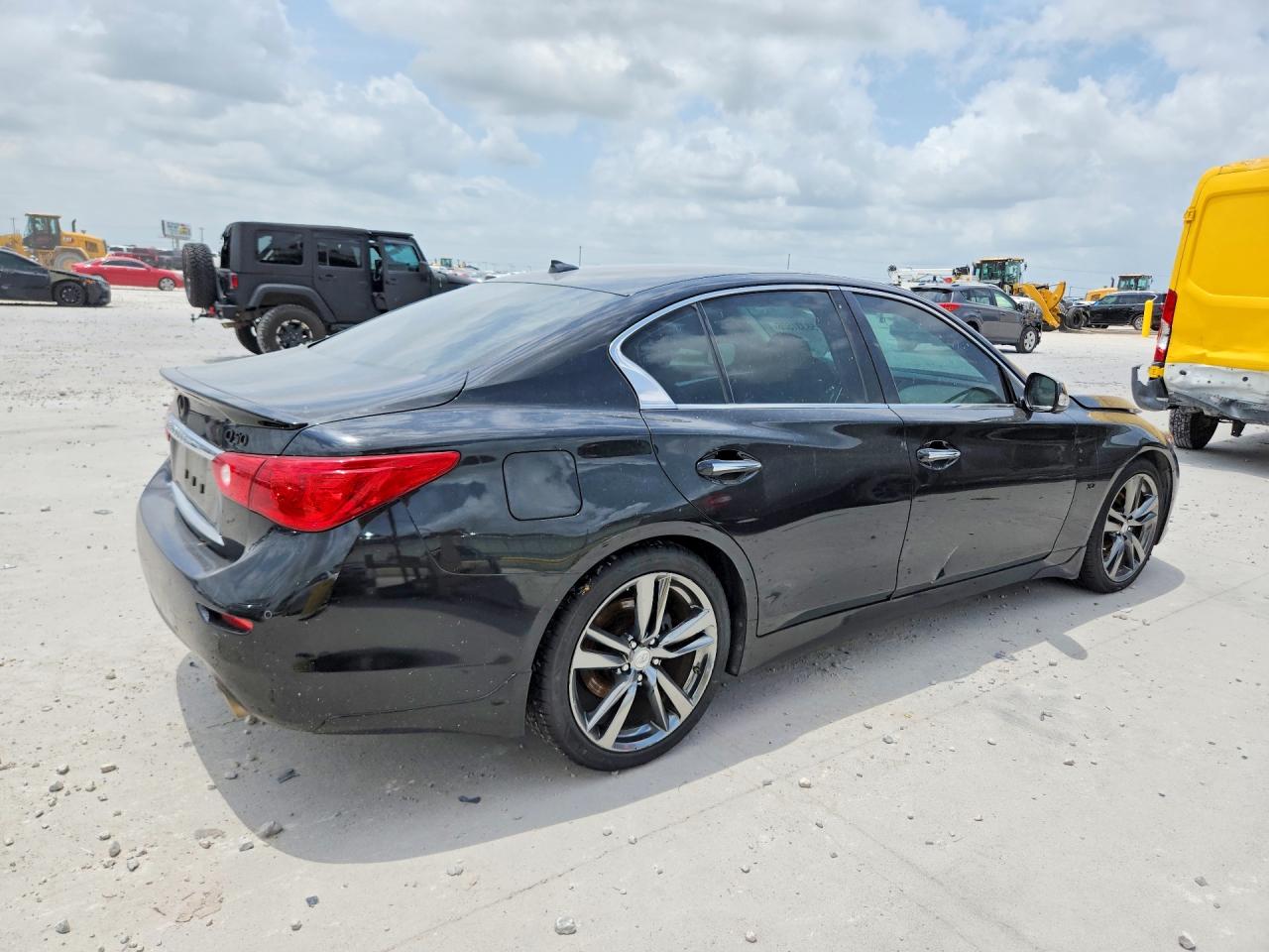 2015 Infiniti Q50 Premium Черный vin: JN1BV7AR5FM407591