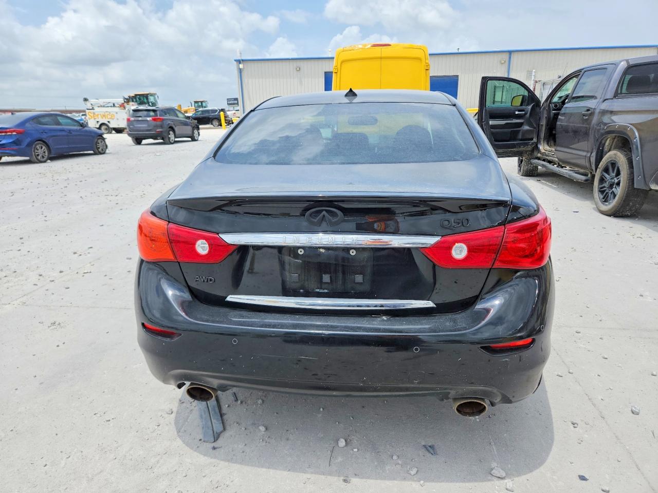 2015 Infiniti Q50 Premium Черный vin: JN1BV7AR5FM407591
