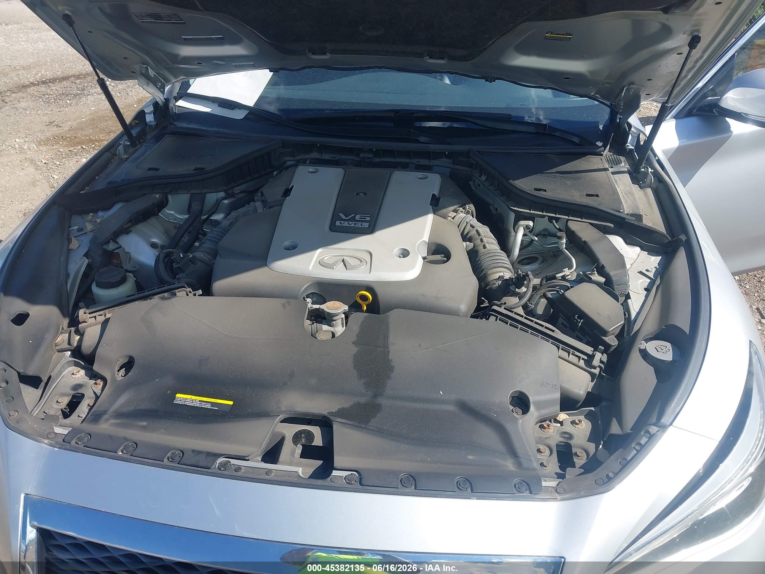 2015 Infiniti Q50 Premium Silver vin: JN1BV7AR5FM411365