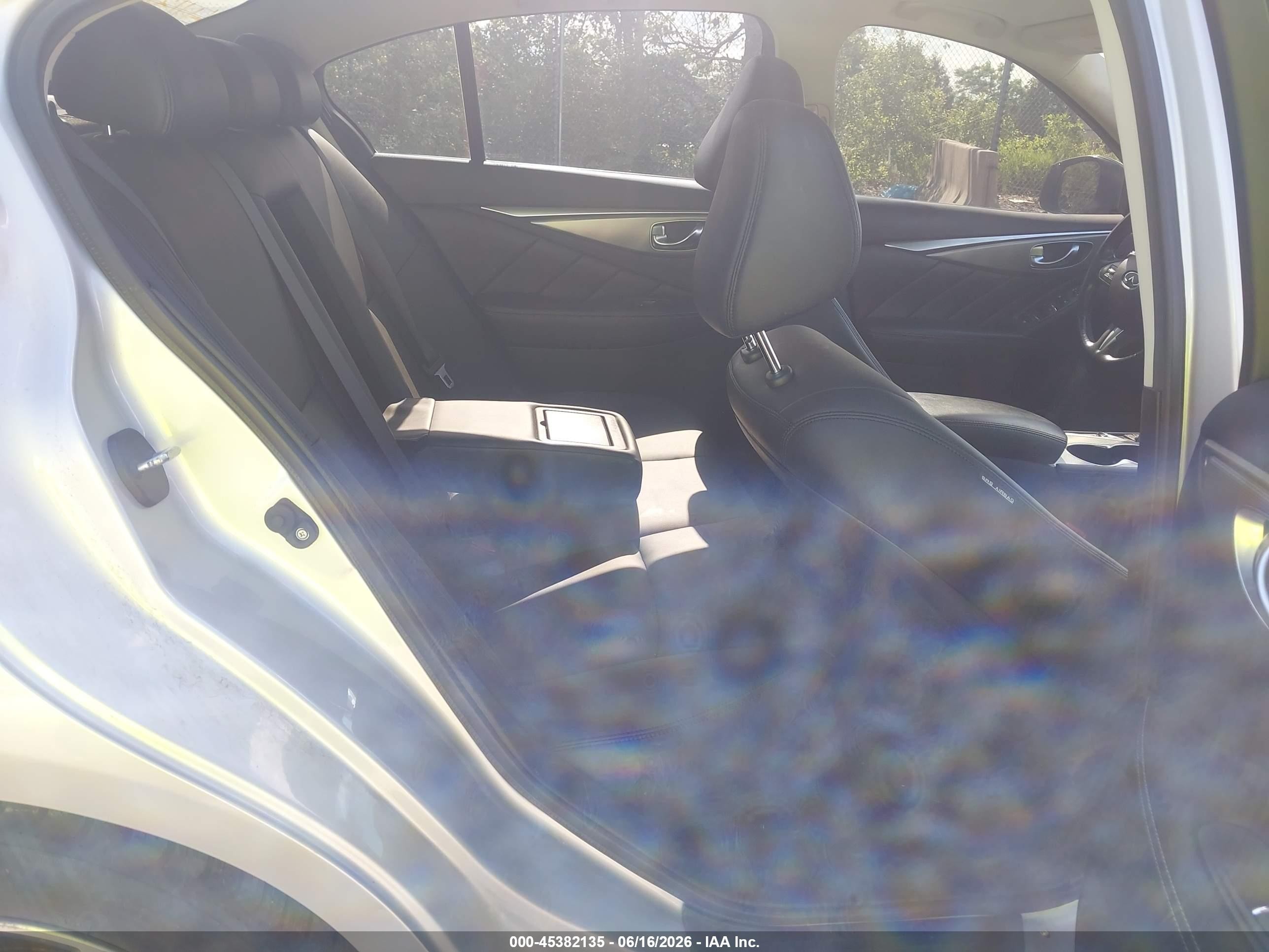 2015 Infiniti Q50 Premium Silver vin: JN1BV7AR5FM411365