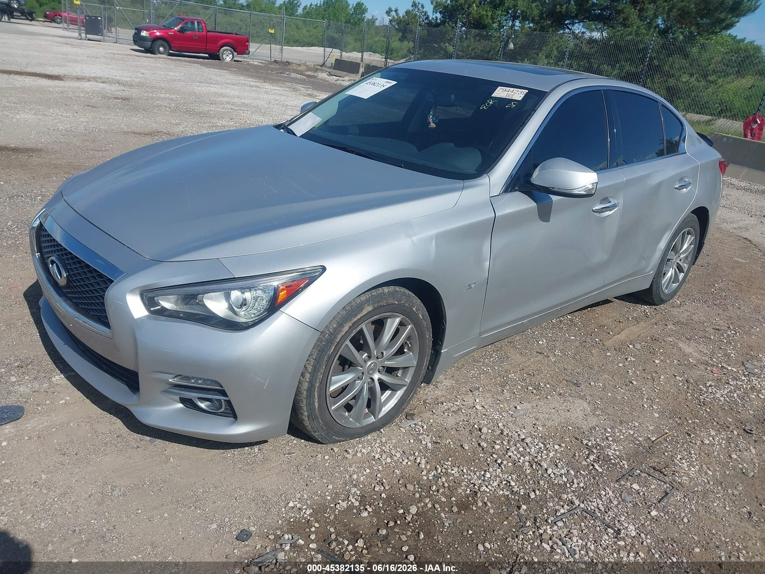 2015 Infiniti Q50 Premium Silver vin: JN1BV7AR5FM411365