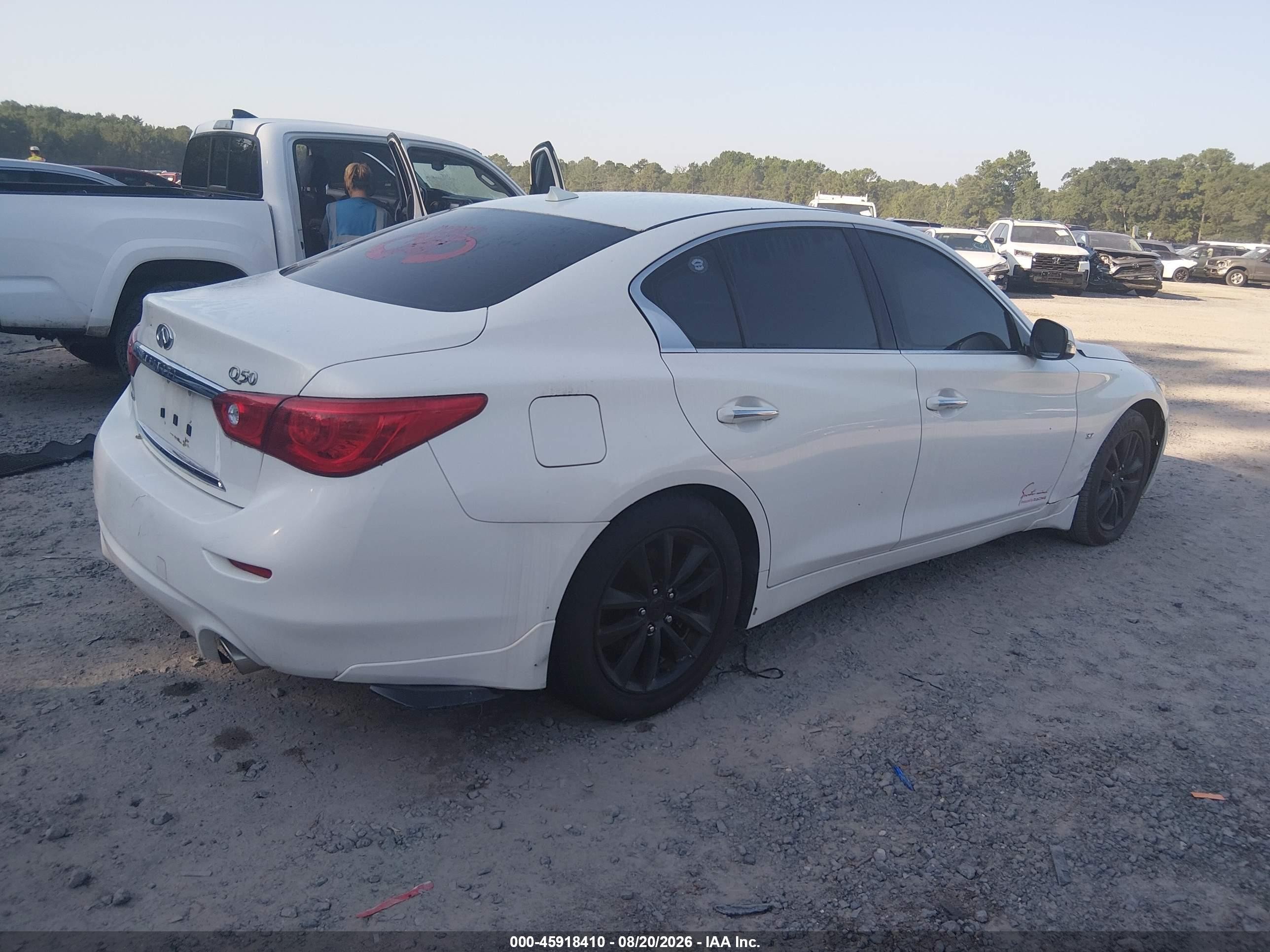 2015 Infiniti Q50 Premium Белый vin: JN1BV7AR5FM412225