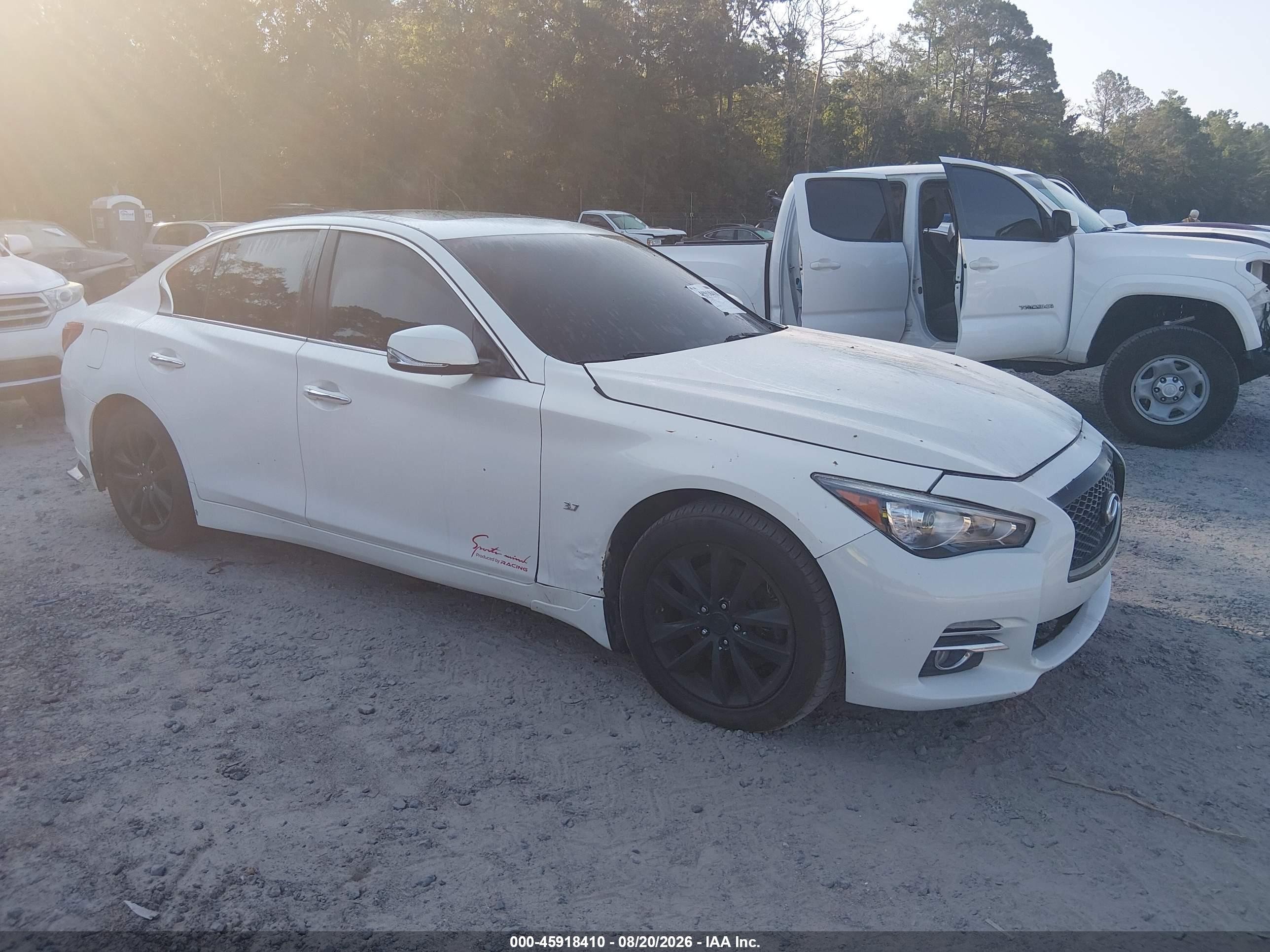 2015 Infiniti Q50 Premium Белый vin: JN1BV7AR5FM412225
